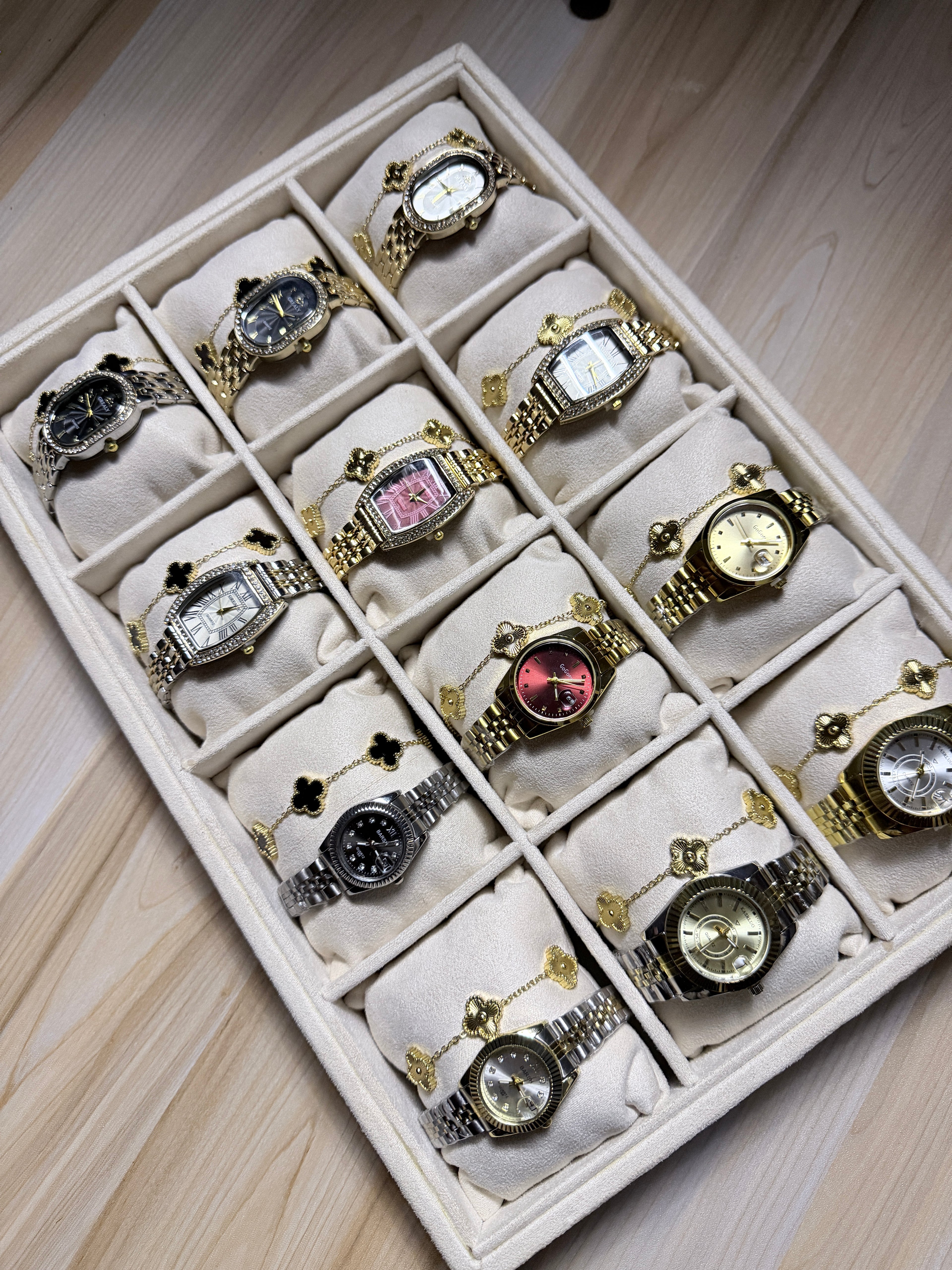 একটি Watch কিনুন, দুটি Jewelry Free পান (Cl@ver Bracelet + Mystery Ring )