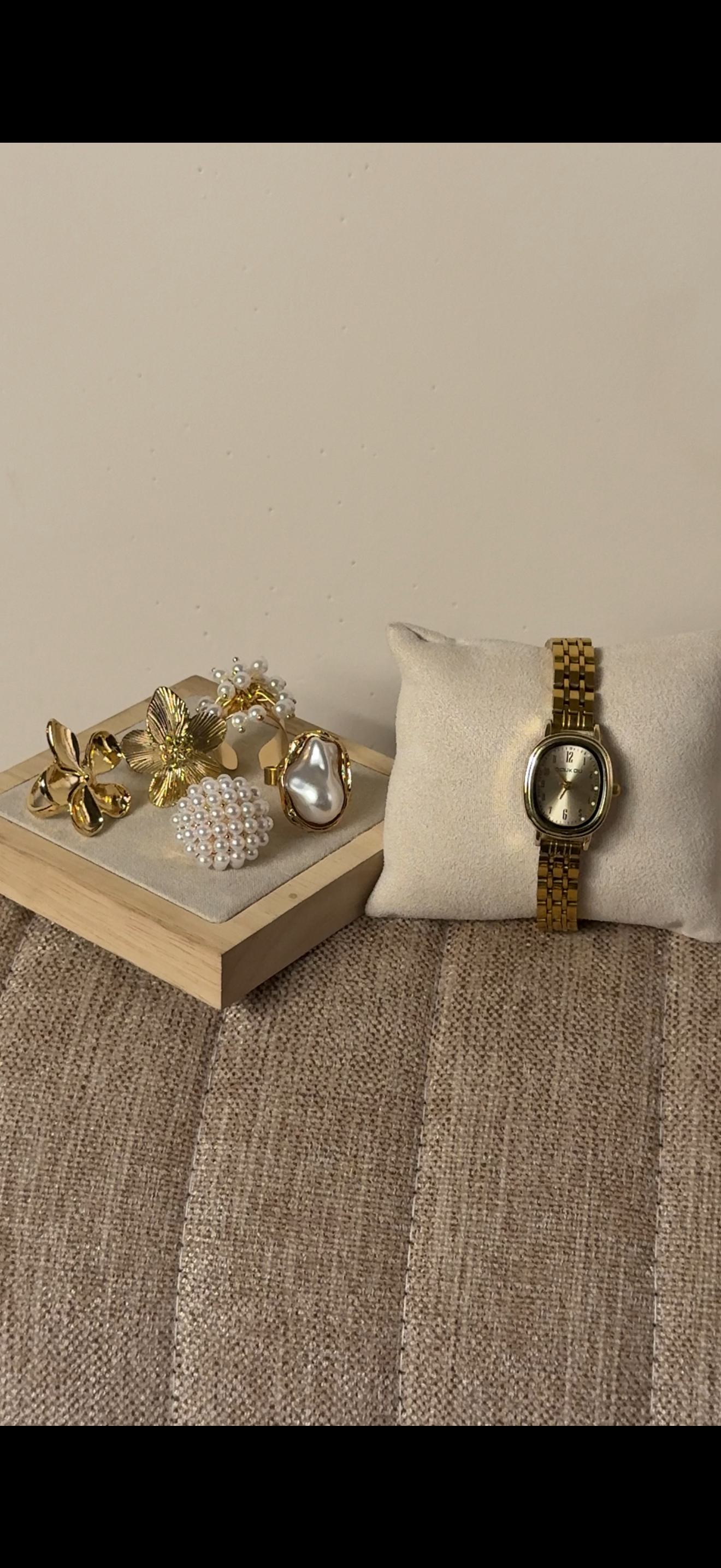 Doukou watch + ৫টি hibiscus & Pearl Ring set free পান
