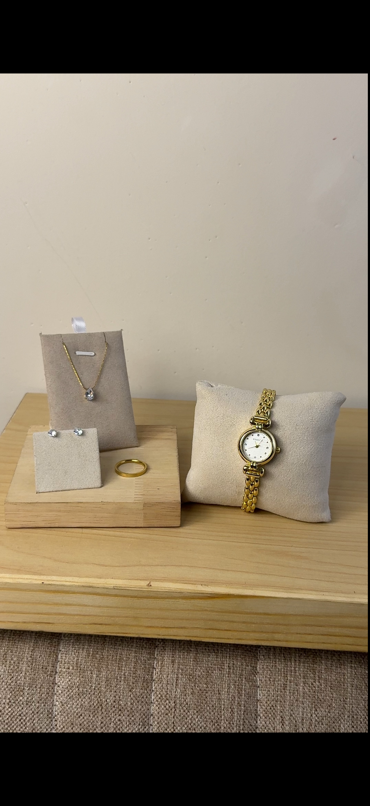 Doukou vintage+ Necklace (Free) + Earing (Free) + Mystery Ring (Free)