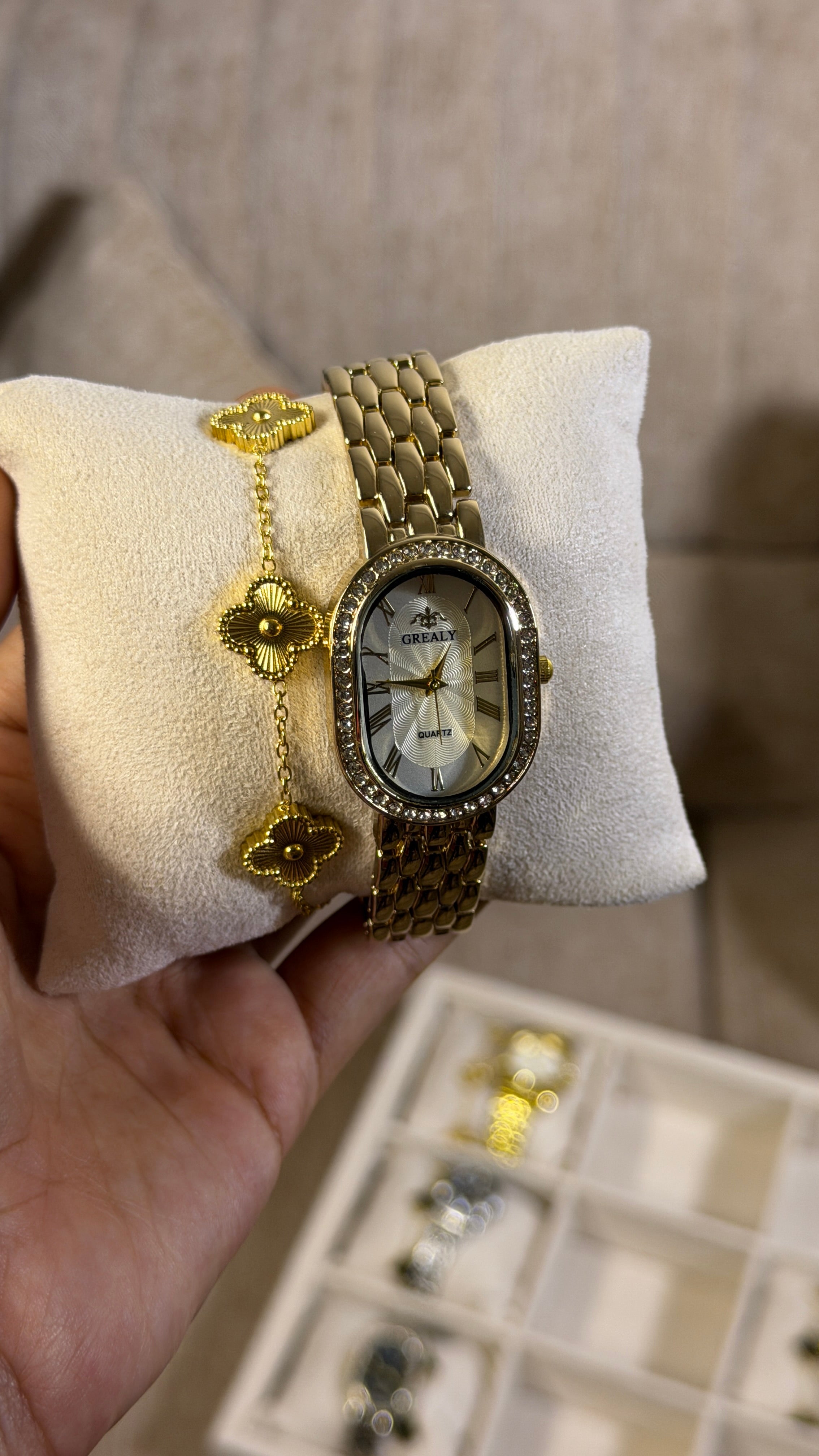 GREALY Gold + Clover Bracelet (Free)+ Mystery Ring(Free)