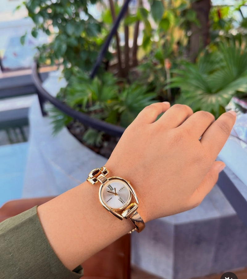 Vintage ✨ Golden + Clover Bracelet (Free)+ Mystery Ring(Free)