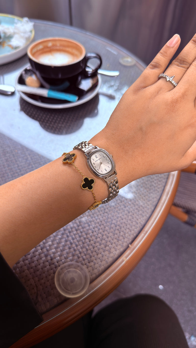 (Doukou watch combo) ..... Buy 1 Watch ⌚
Get 2 Jewellery FREE 💍🍀
(Ring + Clover Bracelet