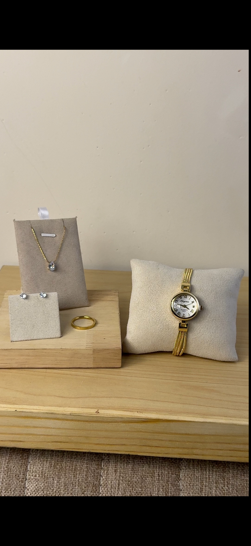Eliyina Circle White +Necklace (Free) + Earing (Free) + Mystery Ring (Free) see