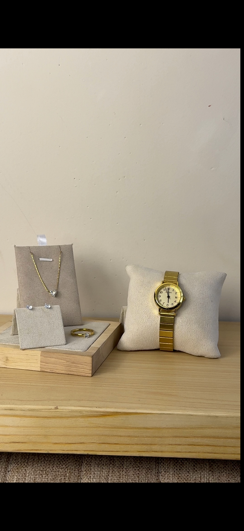Gogoey golden Watch  + Necklace  + Earing + Mystery Ring (Free)