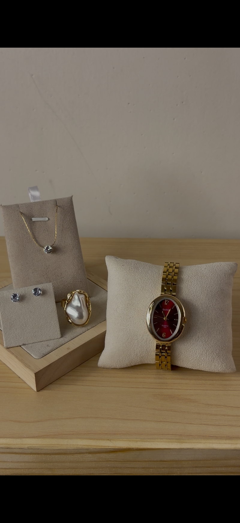 Watch + Necklace (Free) + Earing (Free) + Mystery Ring (Free)