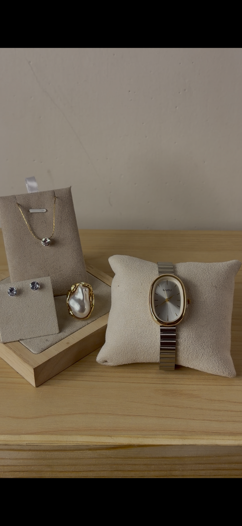 Watch + Necklace (Free) + Earing (Free) + Mystery Ring (Free)
