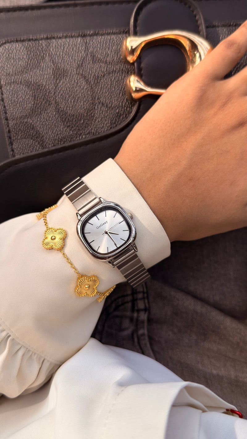 (Gogoey silver square combo) Buy 1 Watch ⌚
Get 2 Jewellery FREE 💍🍀
(Ring + Clover Bracelet)