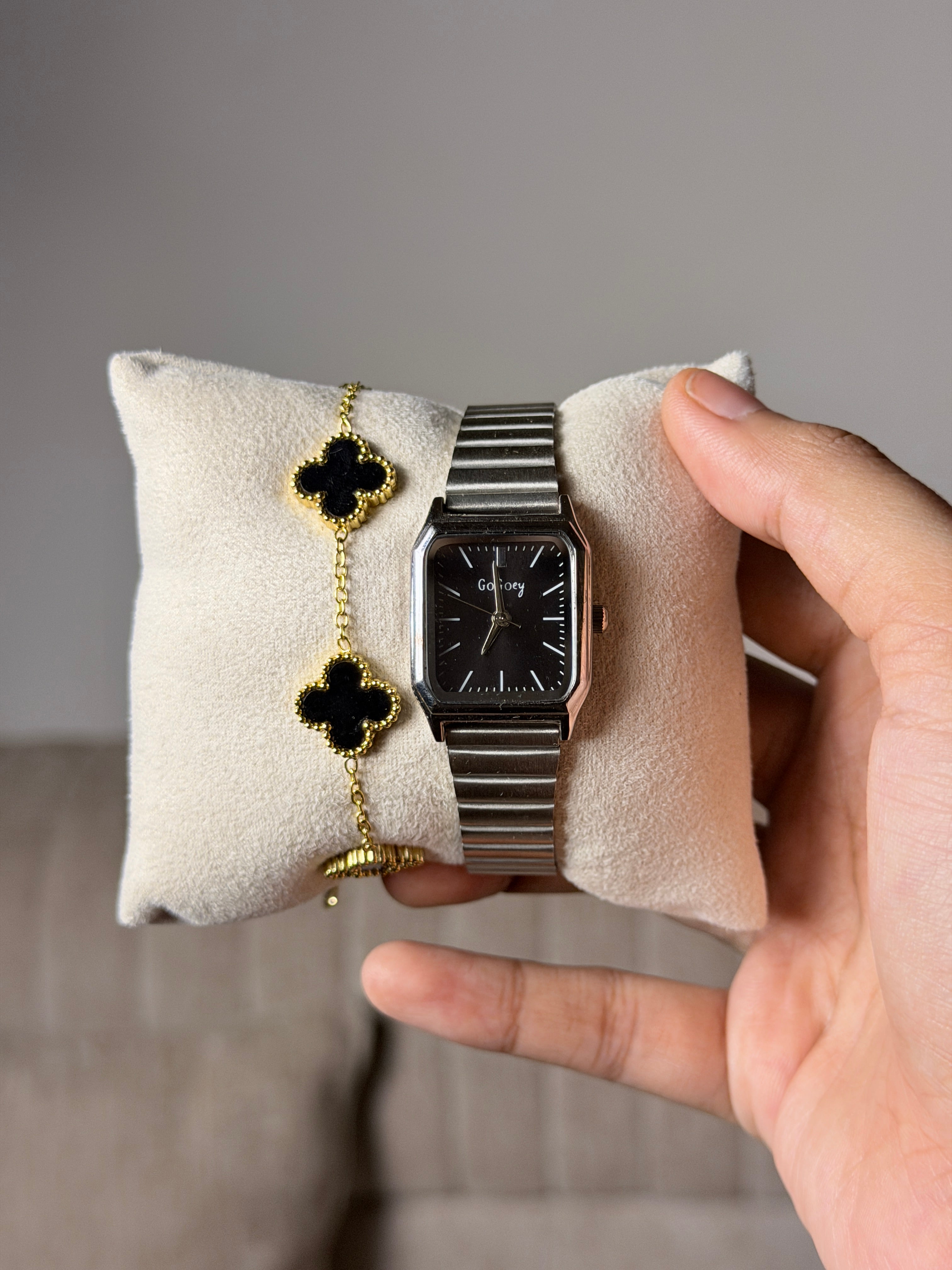 Gogoey black + Clover Bracelet (Free)+ Mystery Ring (Free)