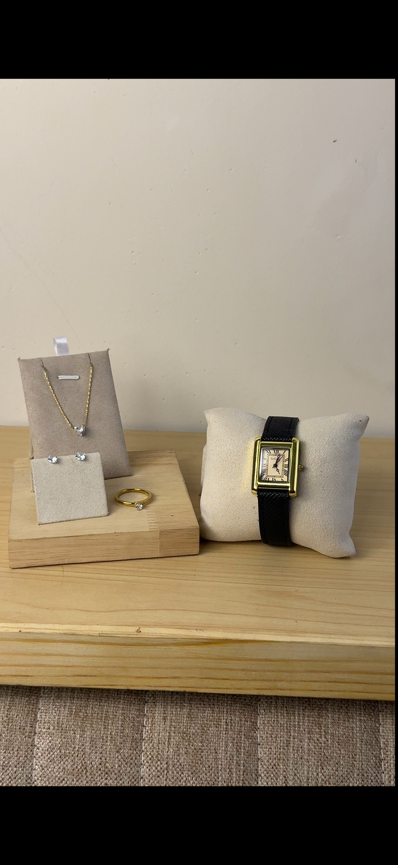 Gogoey cube belt Watch  +  Necklace  + Earing + Mystery Ring (Free)