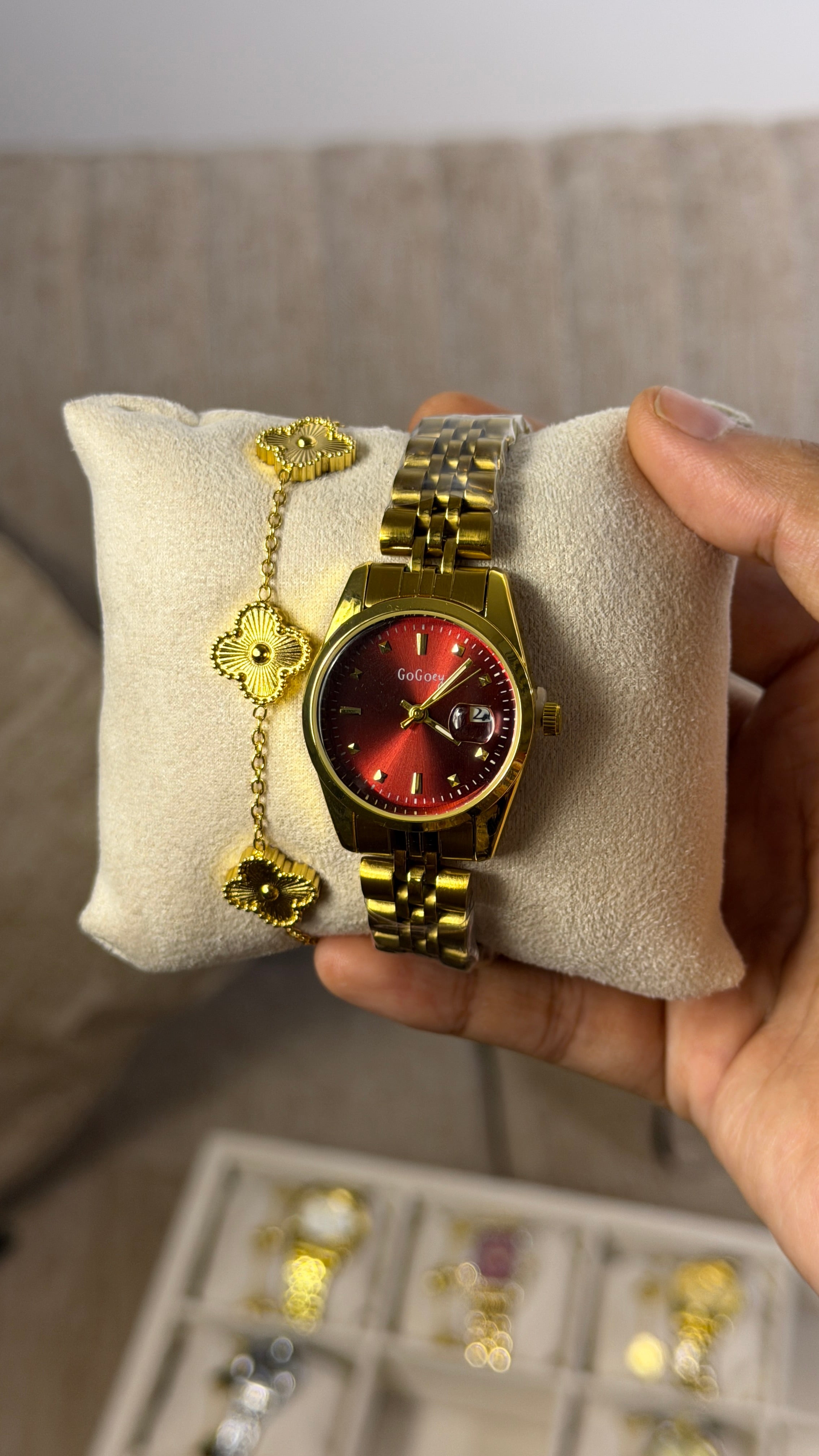 Gogey Queno Maroon + Clover Bracelet (Free)+ Mystery Ring(Free)