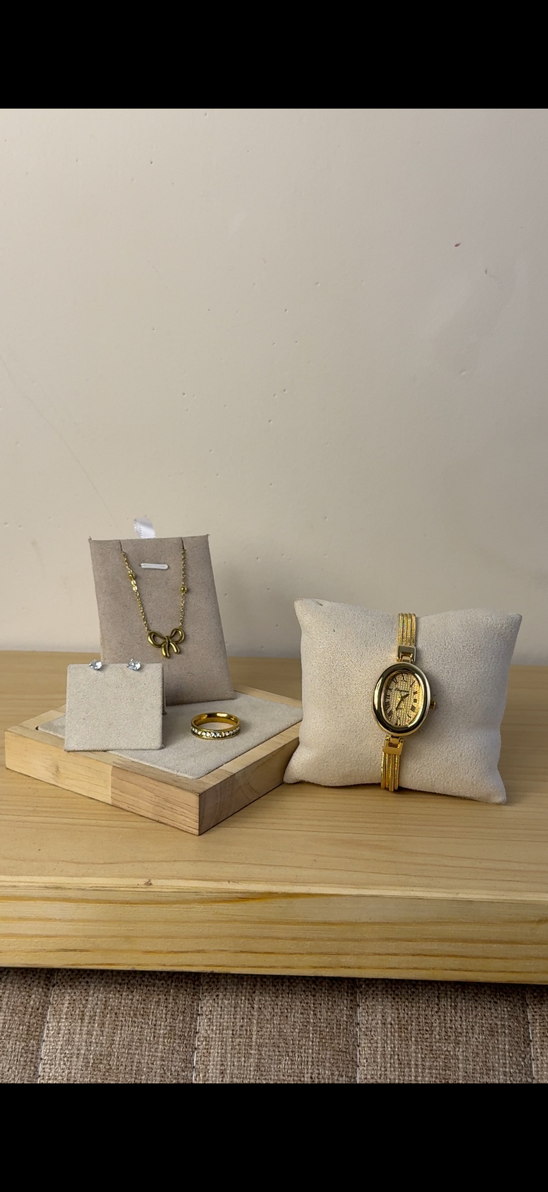 Eliyana oval gold
