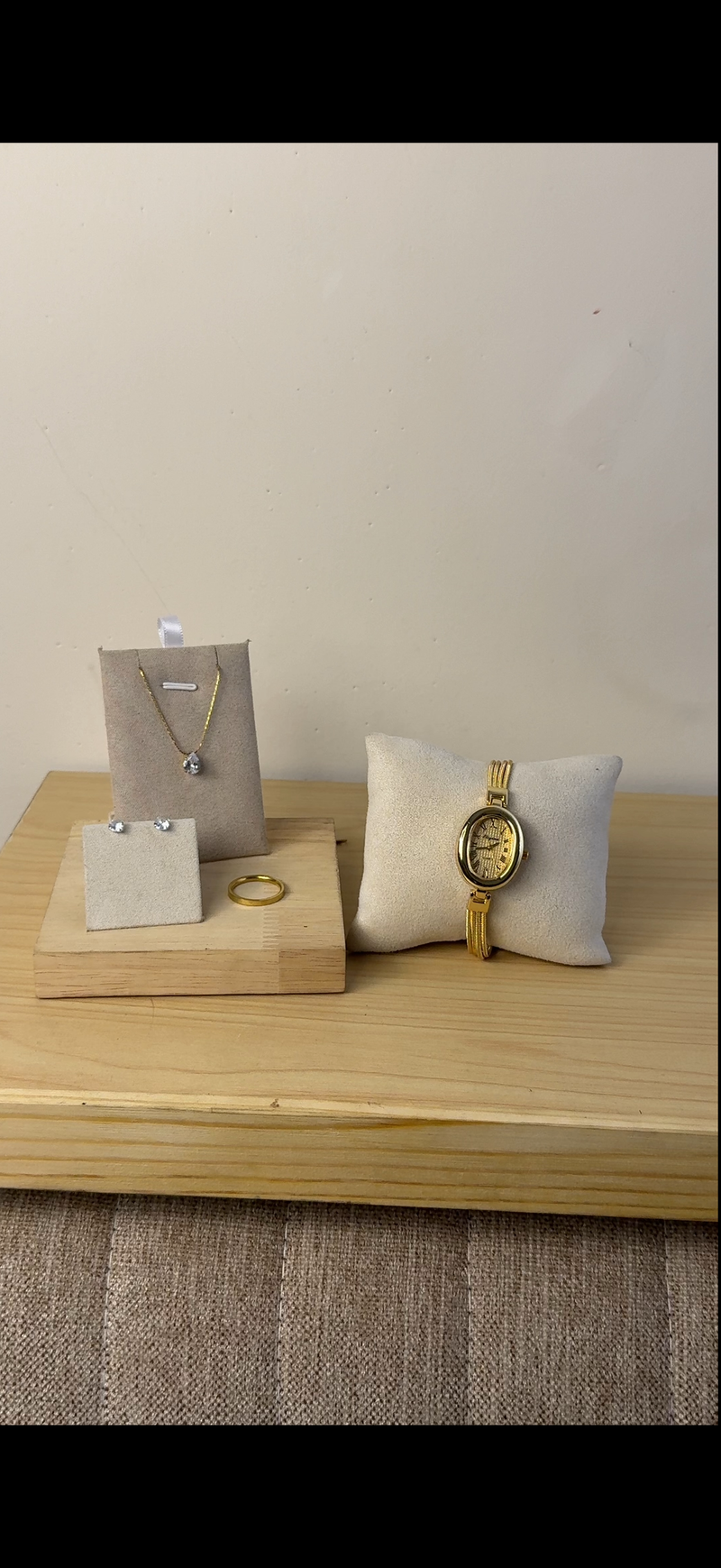 Eliyana oval gold