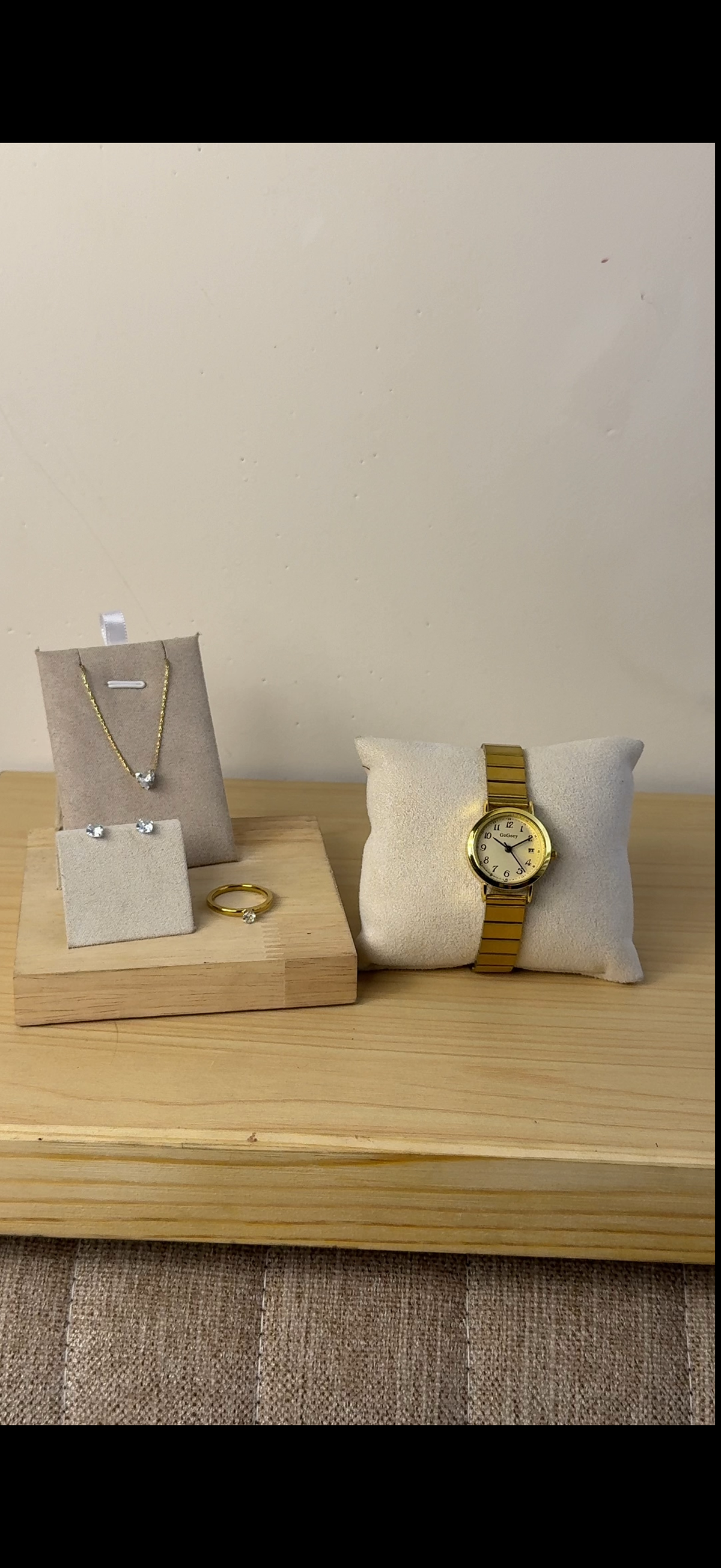 Gogoey golden Watch  + Necklace  + Earing + Mystery Ring (Free)