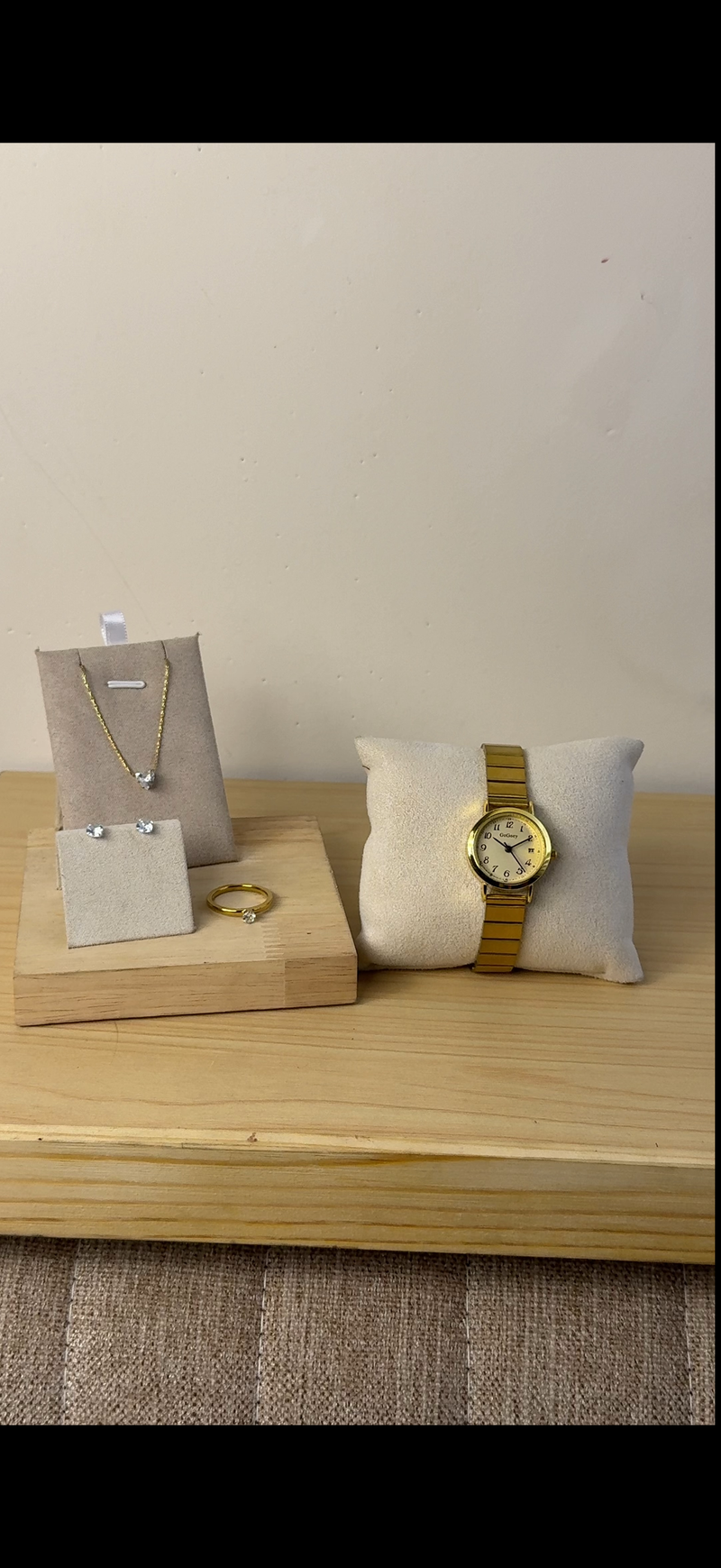Gogoey golden Watch  + Necklace  + Earing + Mystery Ring (Free)