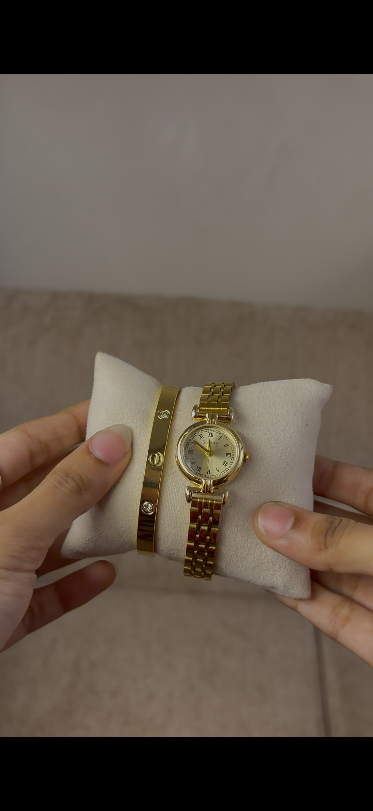 Gogoey round gold watch + Cartier love bracelet free