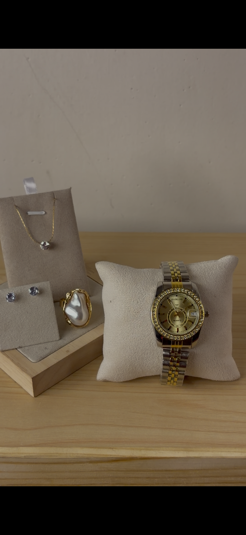 Watch + Necklace (Free) + Earing (Free) + Mystery Ring (Free)