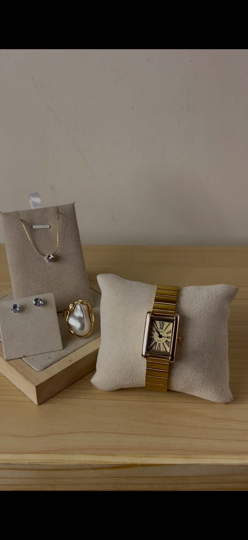 Watch + Necklace (Free) + Earing (Free) + Mystery Ring (Free)