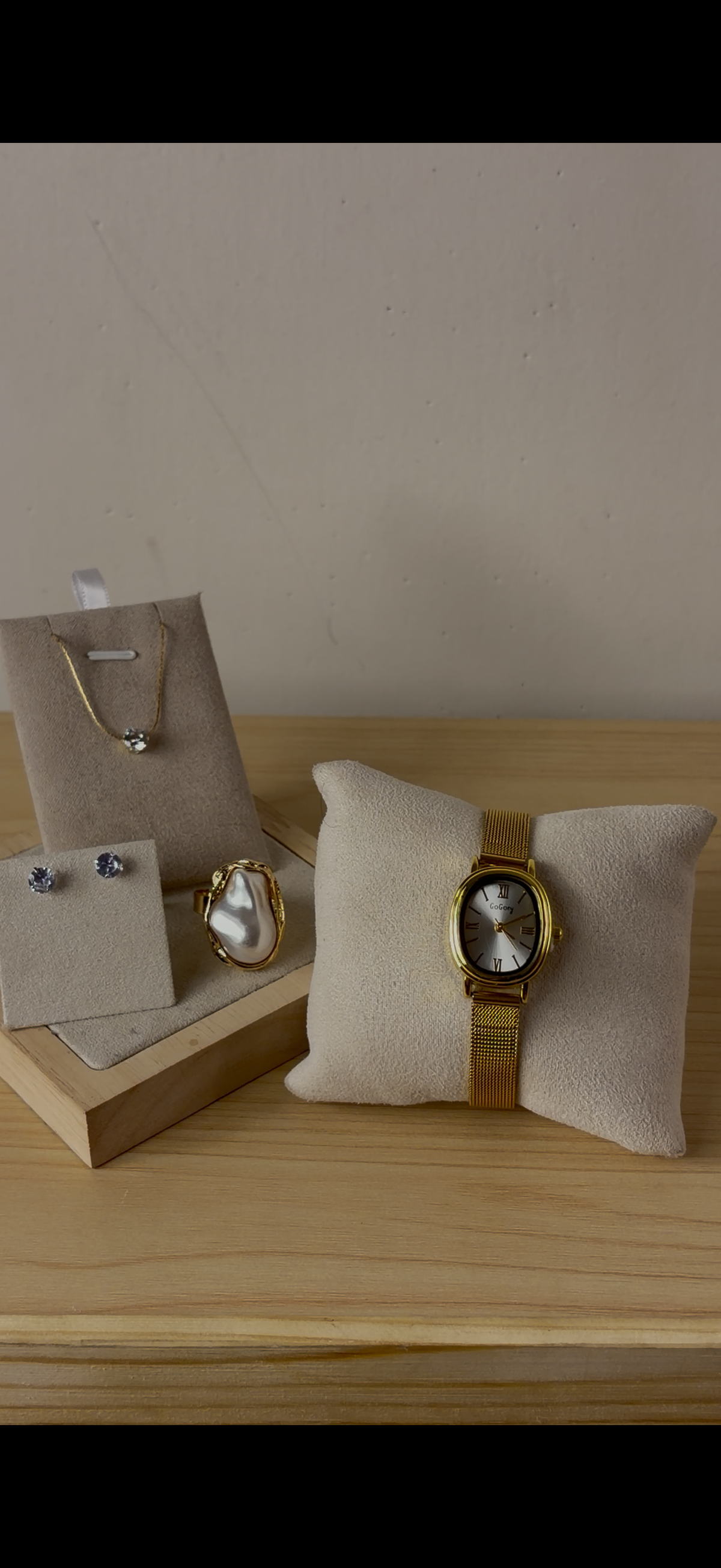 Watch + Necklace (Free) + Earing (Free) + Mystery Ring (Free)