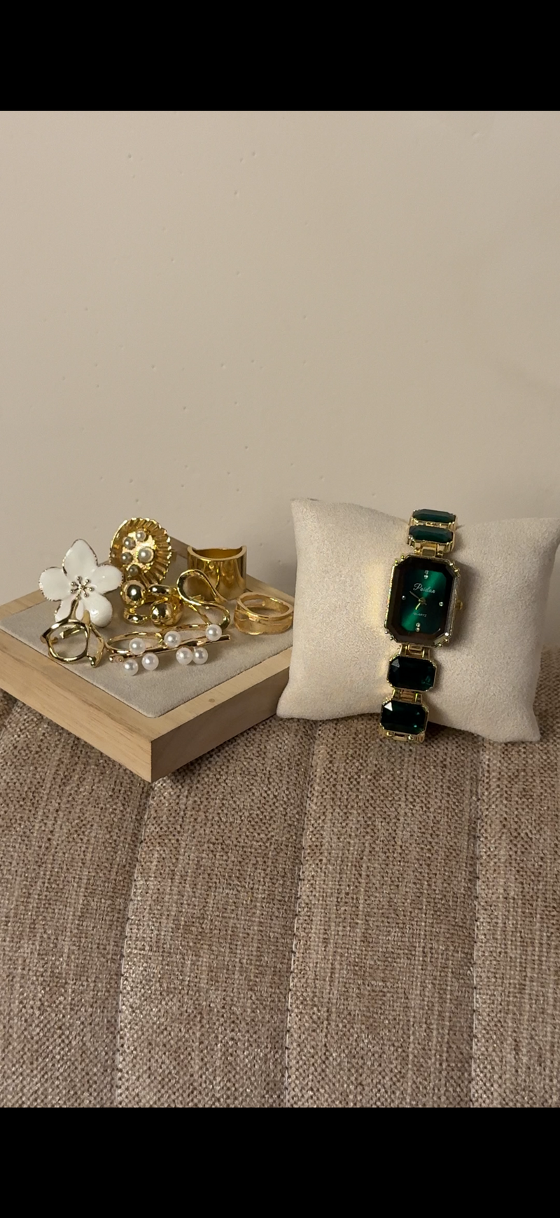 Green Emerald Cut + ৫টি hibiscus & Pearl Ring set free পান