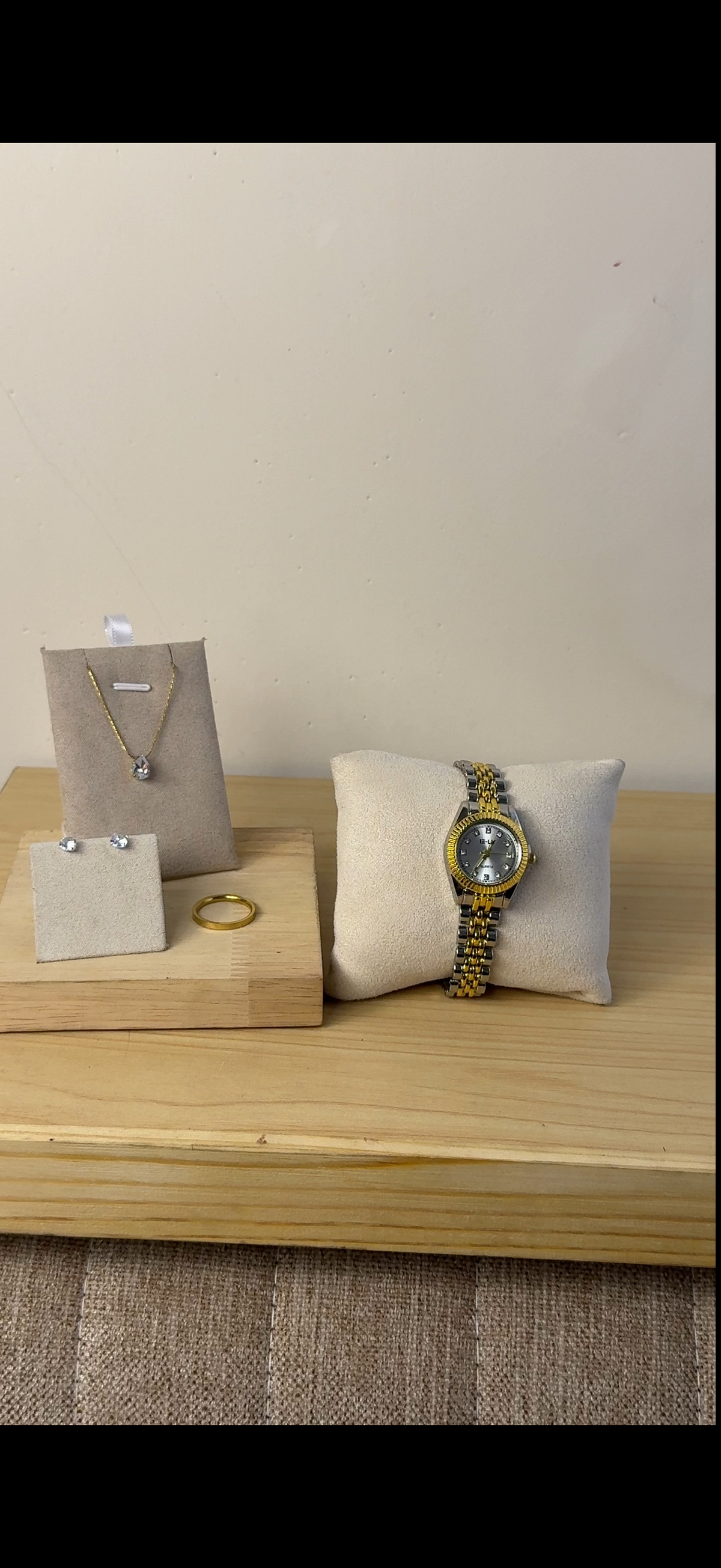 IELY MaGesty Golden + Watch + diamond cut necklace  + stud earring  + mystery  ring ( free)