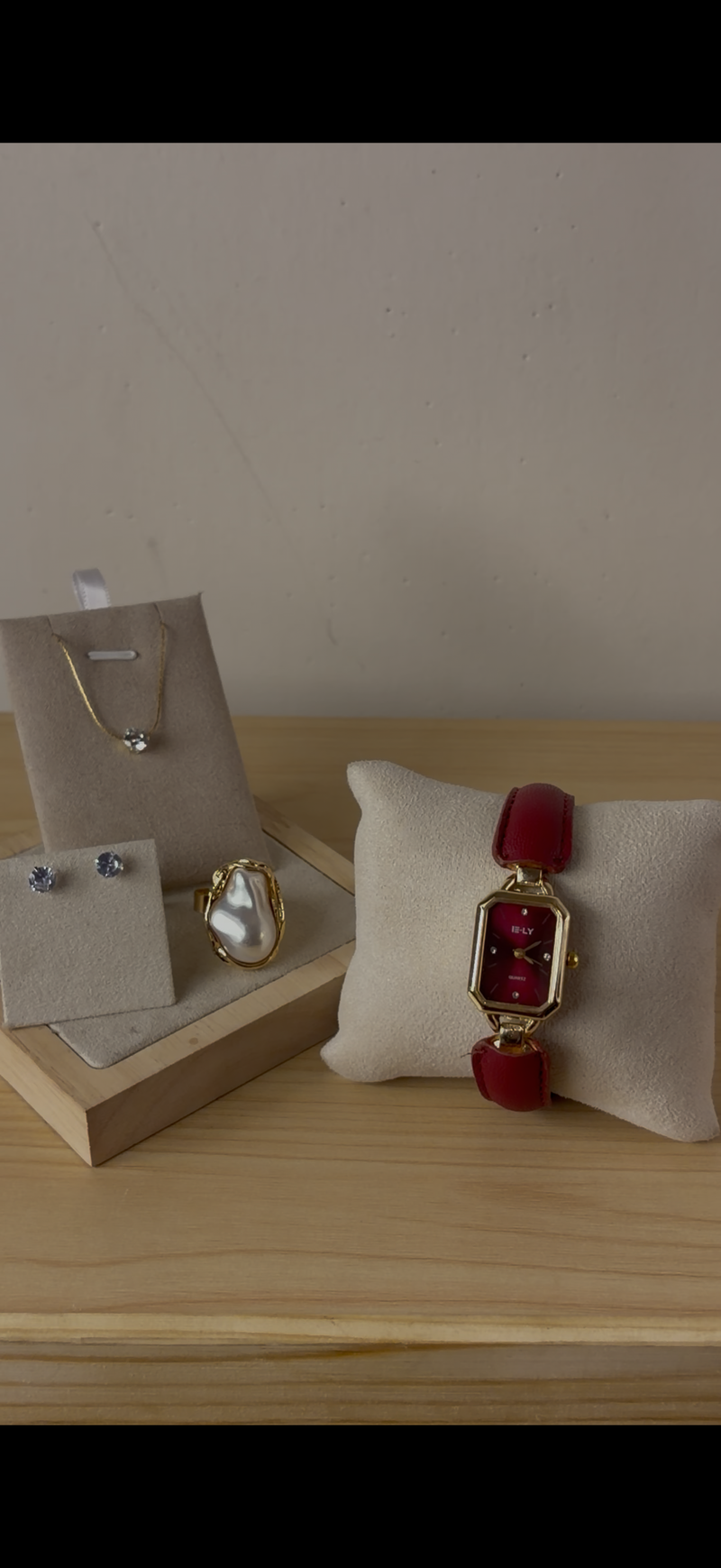 Watch + Necklace (Free) + Earing (Free) + Mystery Ring (Free)
