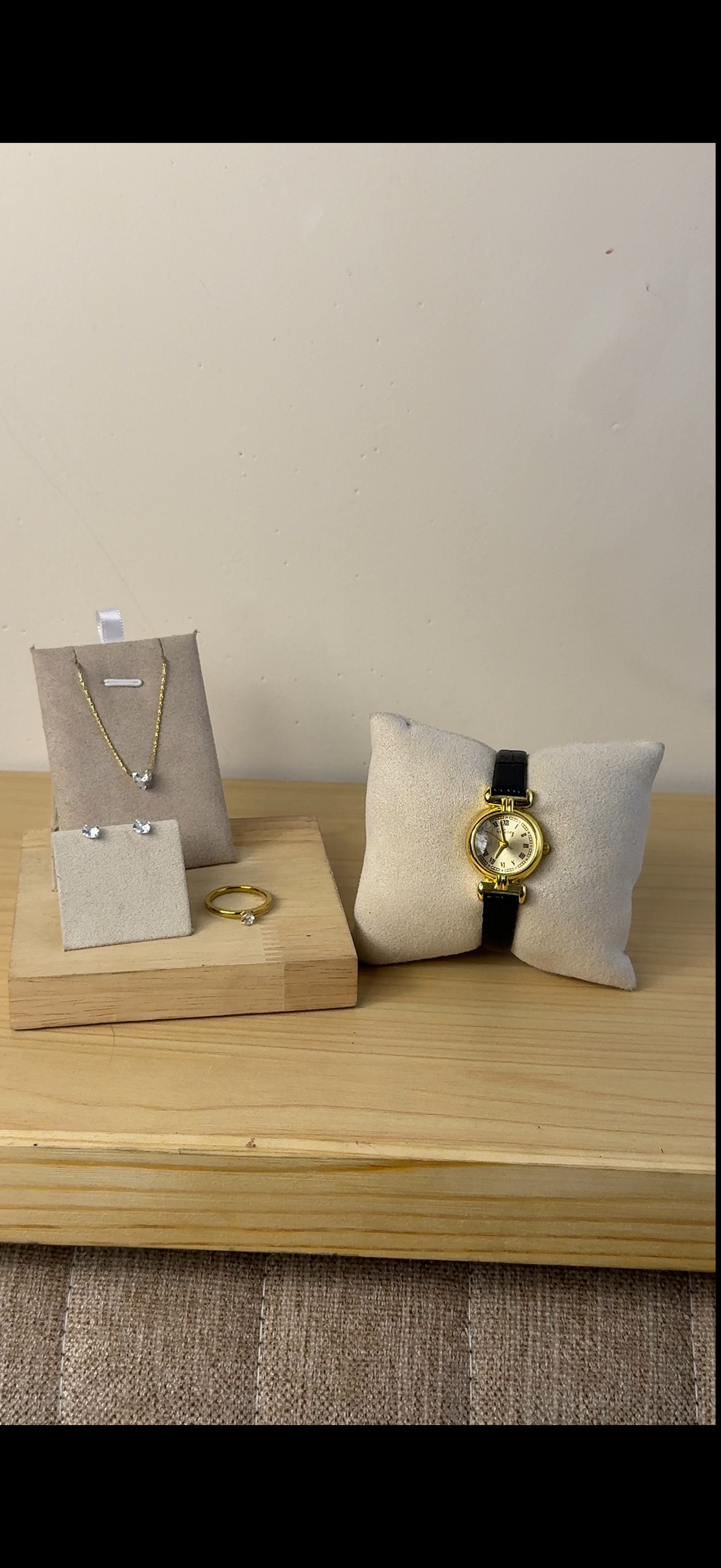 Watch + Necklace (Free) + Earing (Free) + Mystery Ring (Free)