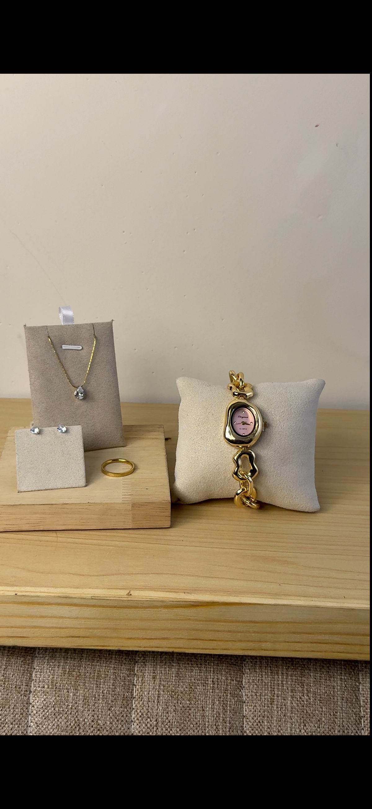 Eliyana bean pink Watch + Necklace (Free) + Earing (Free) + Mystery Ring (Free)