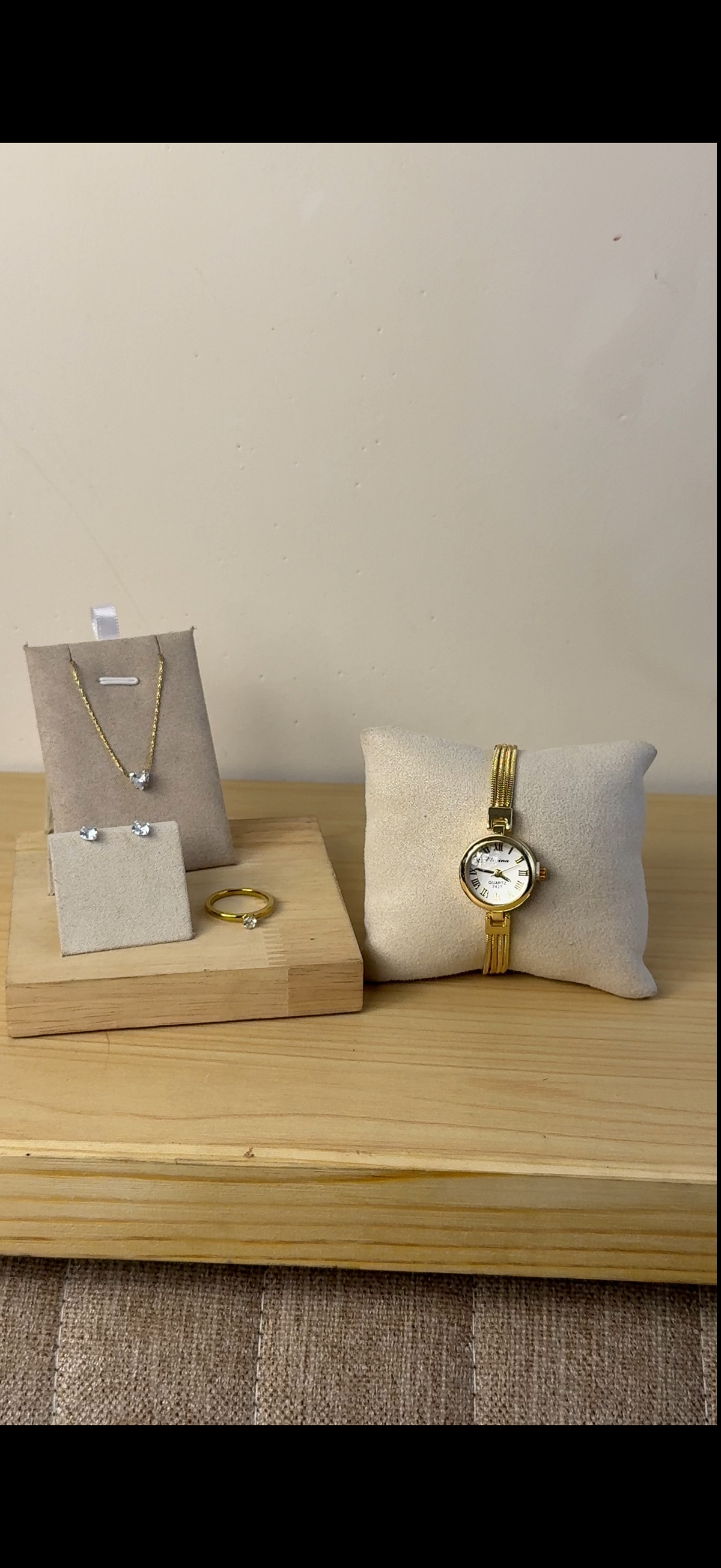 Eliyina Circle White +Necklace (Free) + Earing (Free) + Mystery Ring (Free) see
