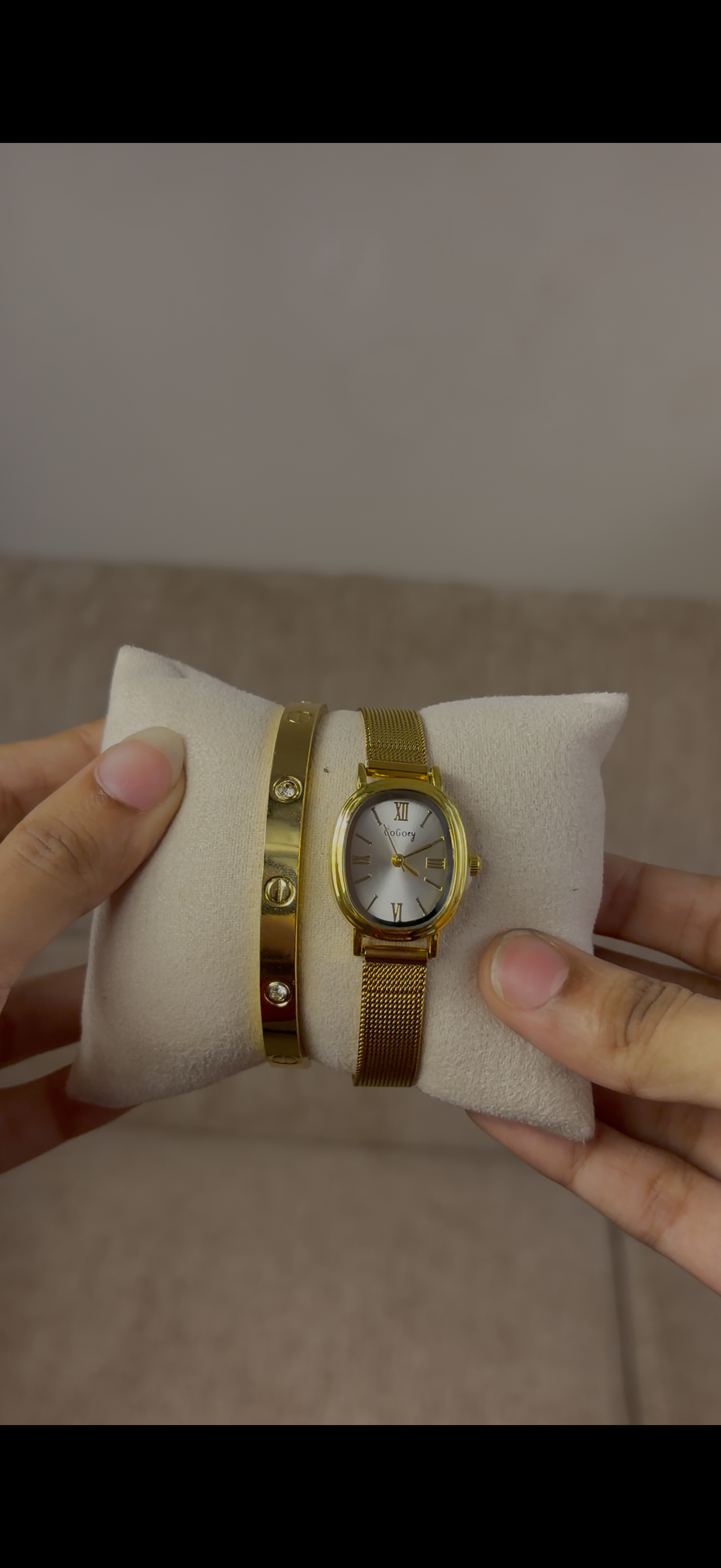 Gogoey mash gold watch + Cartier love bracelet free