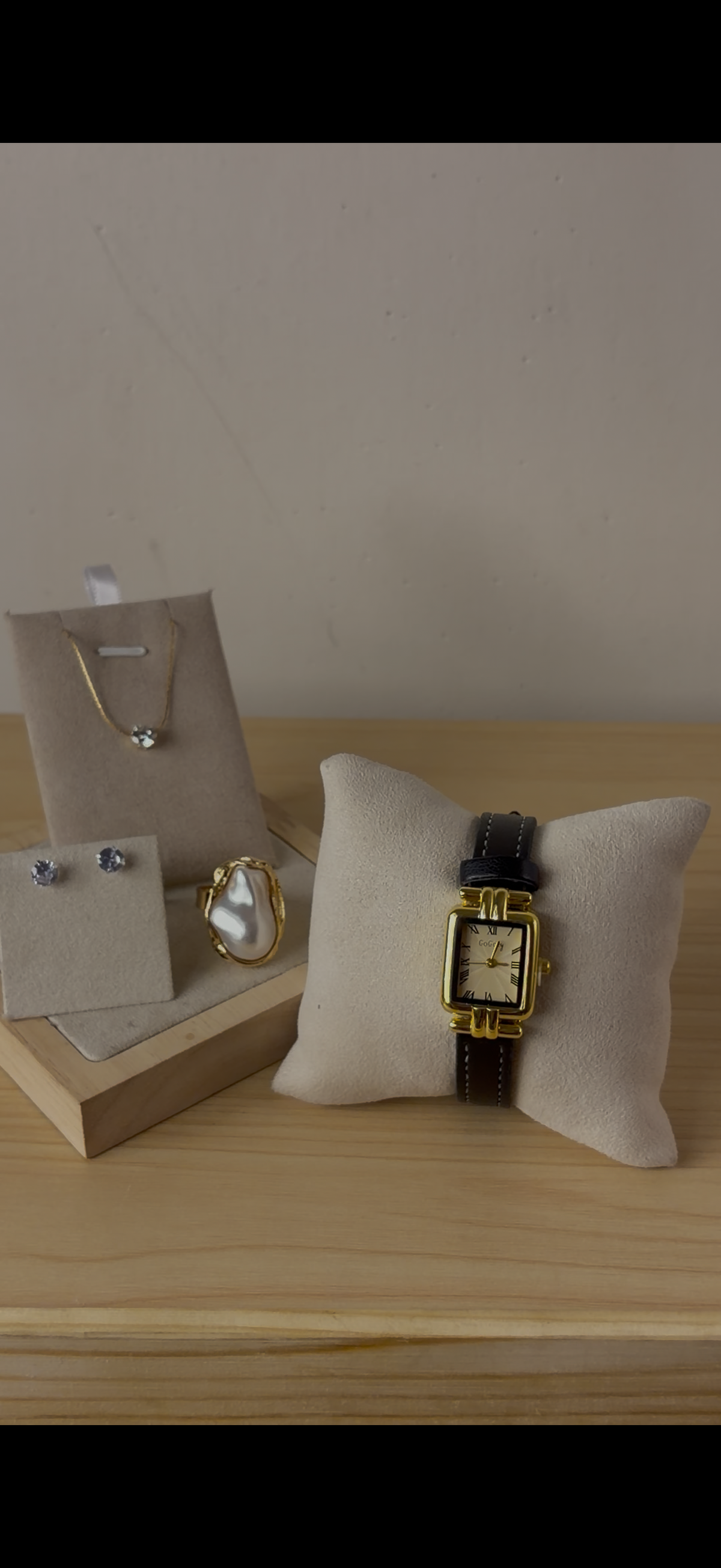 Watch + Necklace (Free) + Earing (Free) + Mystery Ring (Free)