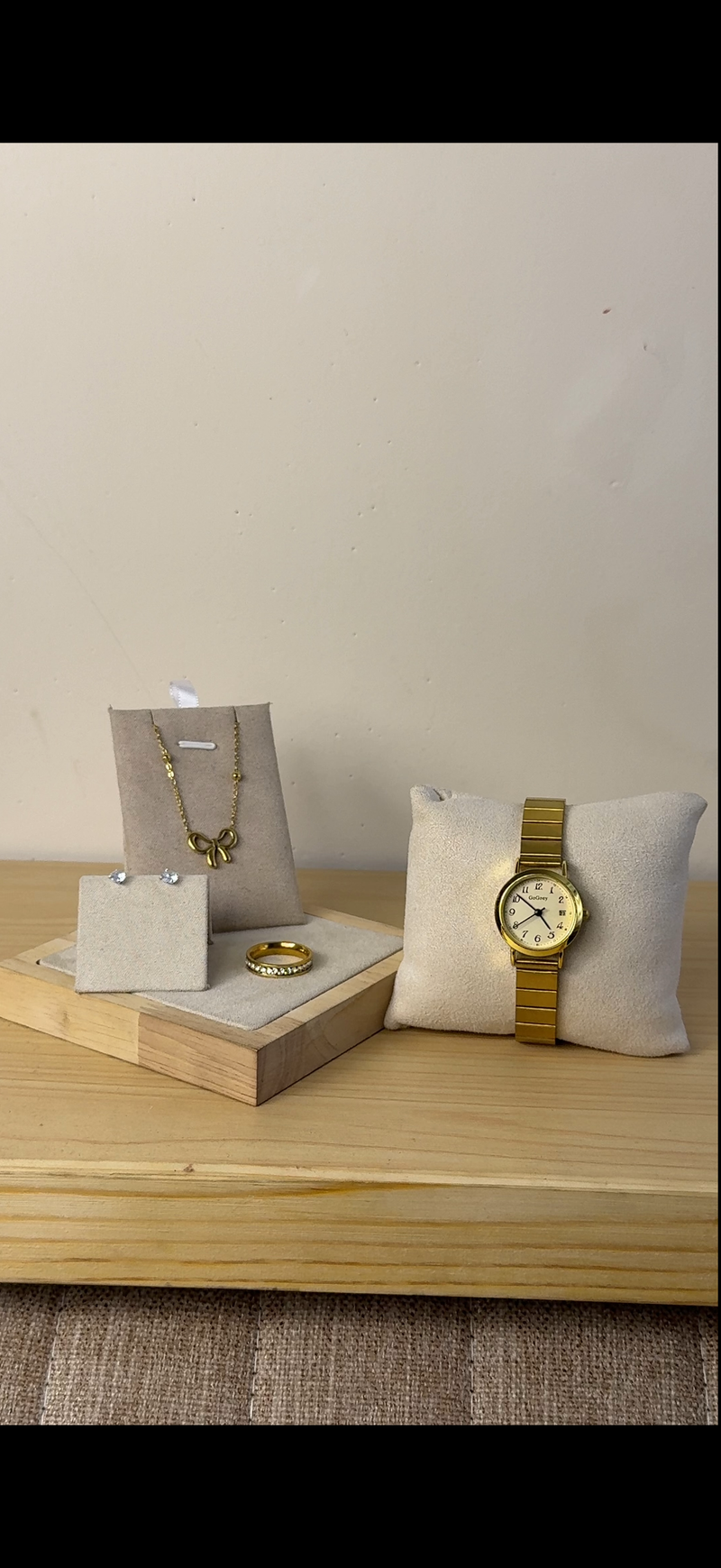 Gogoey golden Watch  + Necklace  + Earing + Mystery Ring (Free)