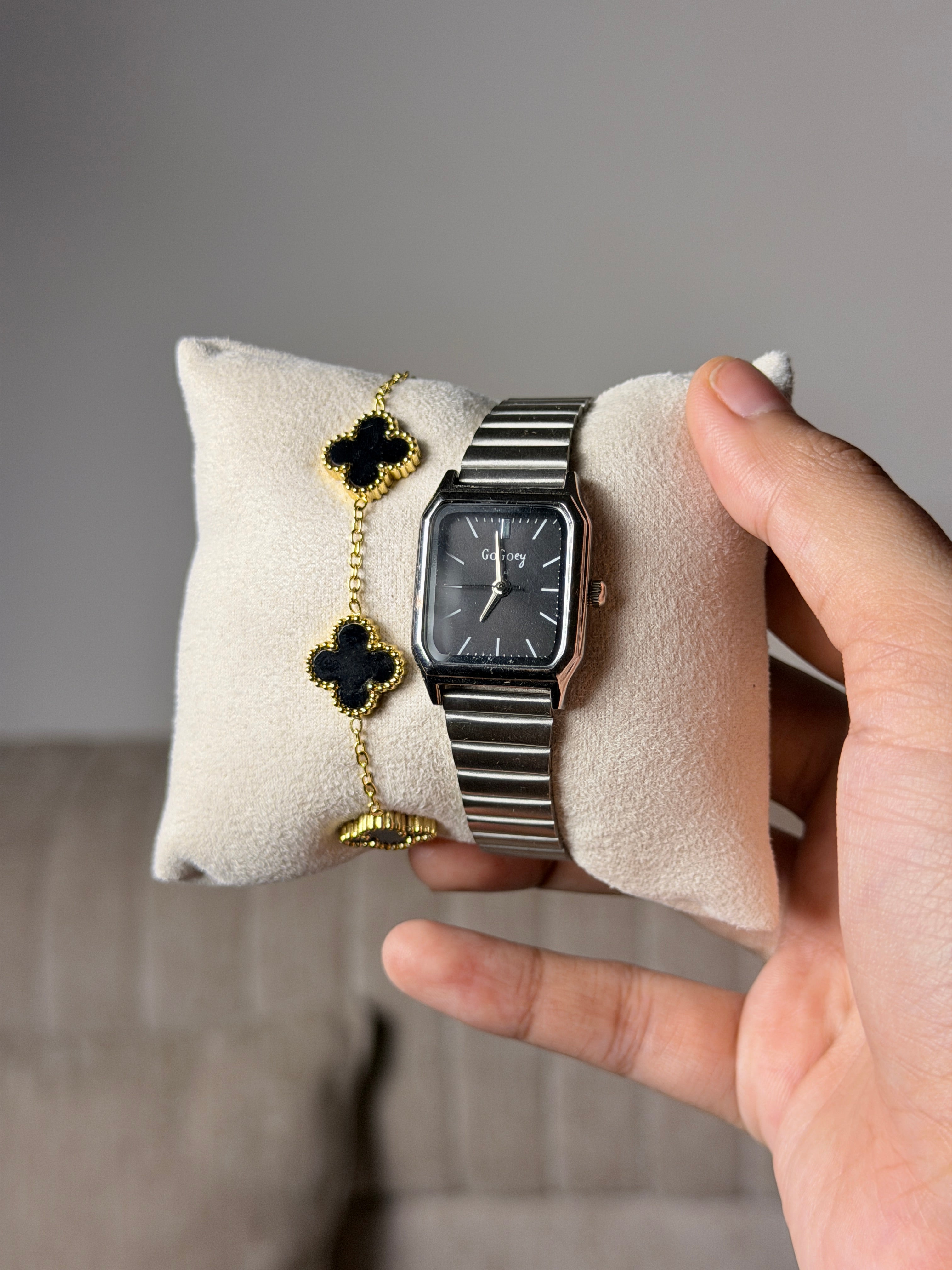 Gogoey black + Clover Bracelet (Free)+ Mystery Ring (Free)