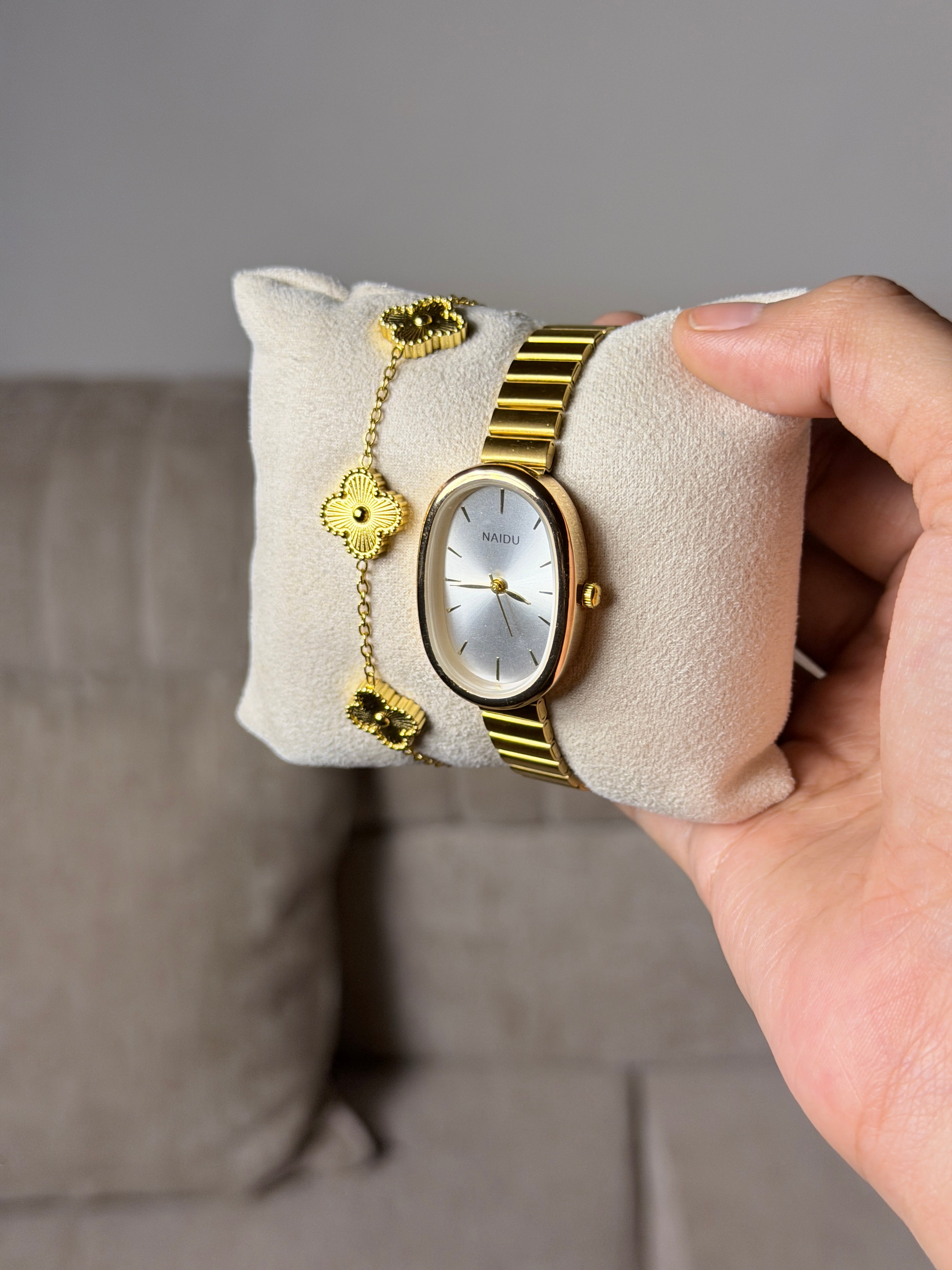 Naidu oval + Clover Bracelet (Free)+ Mystery Ring (Free)