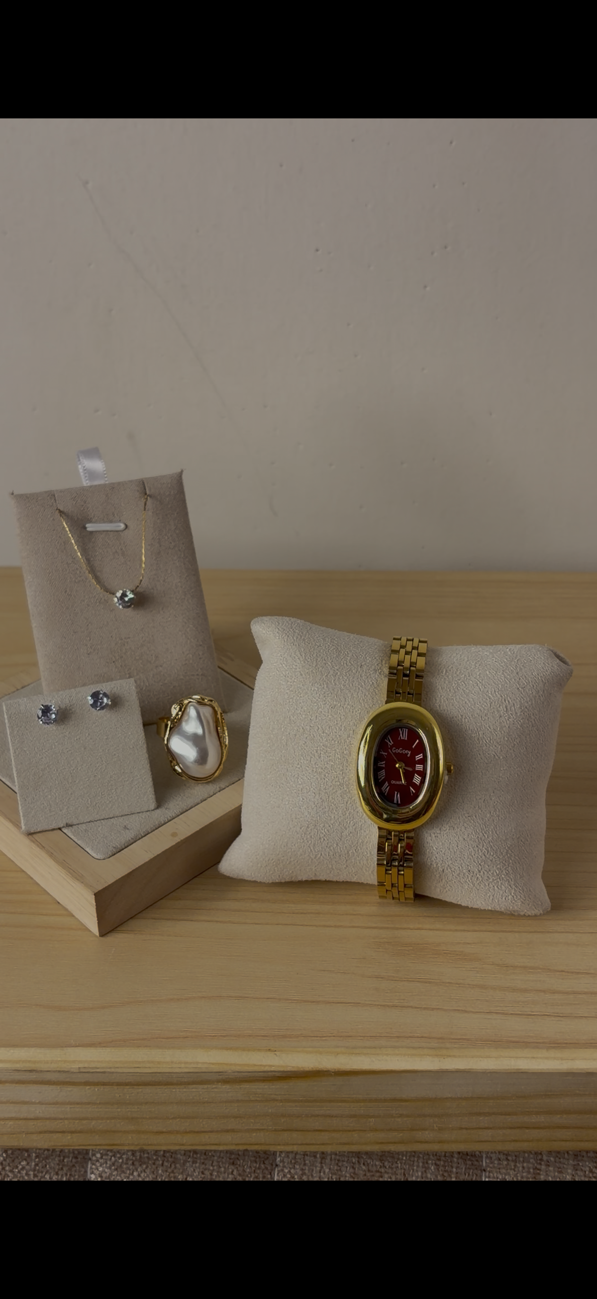 Watch + Necklace (Free) + Earing (Free) + Mystery Ring (Free)
