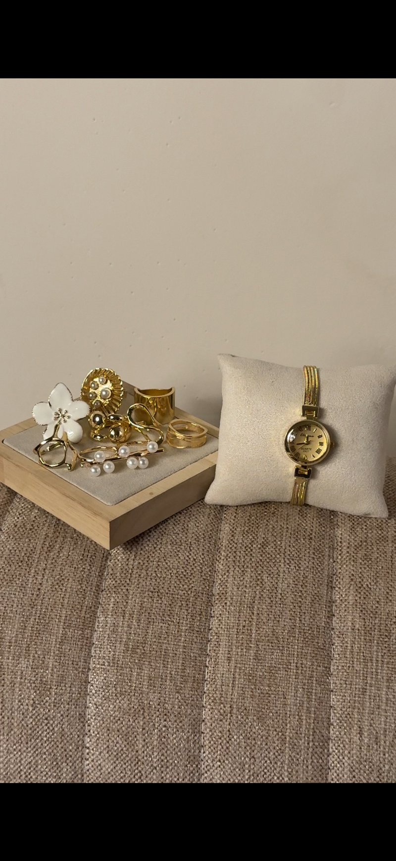 Eliyina Circle Golden +৫টি hibiscus & Pearl Ring set free পান
