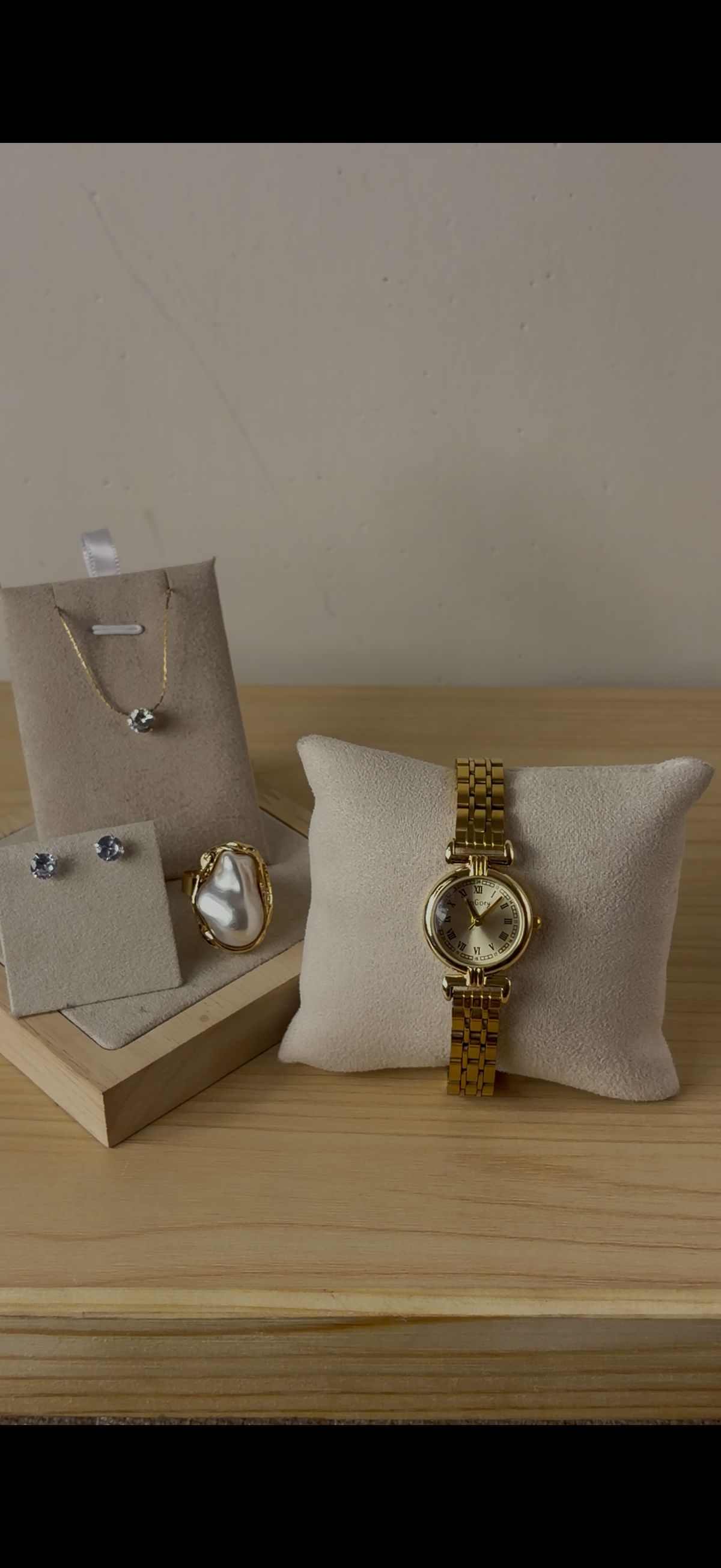 Watch + Necklace (Free) + Earing (Free) + Mystery Ring (Free)