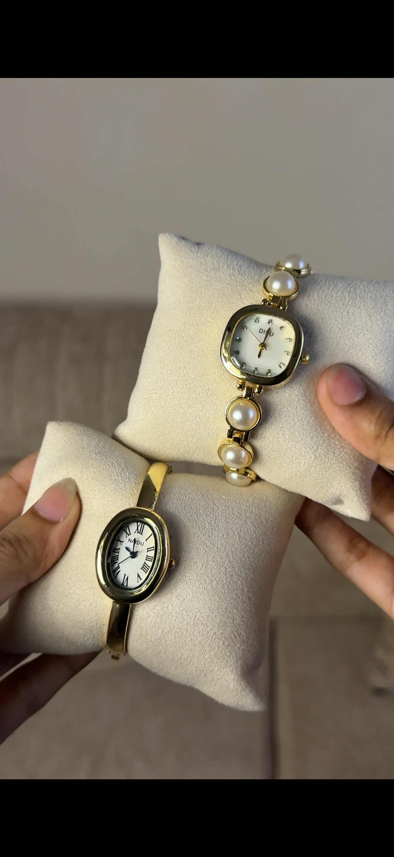 Naidu cuff Watch + Get 1 Cartier belt watch (70% off)