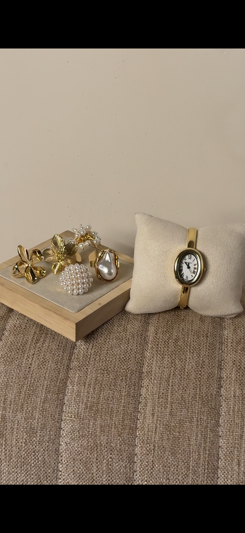 Naidu cuff Watch + ৫টি hibiscus & Pearl Ring set free পান