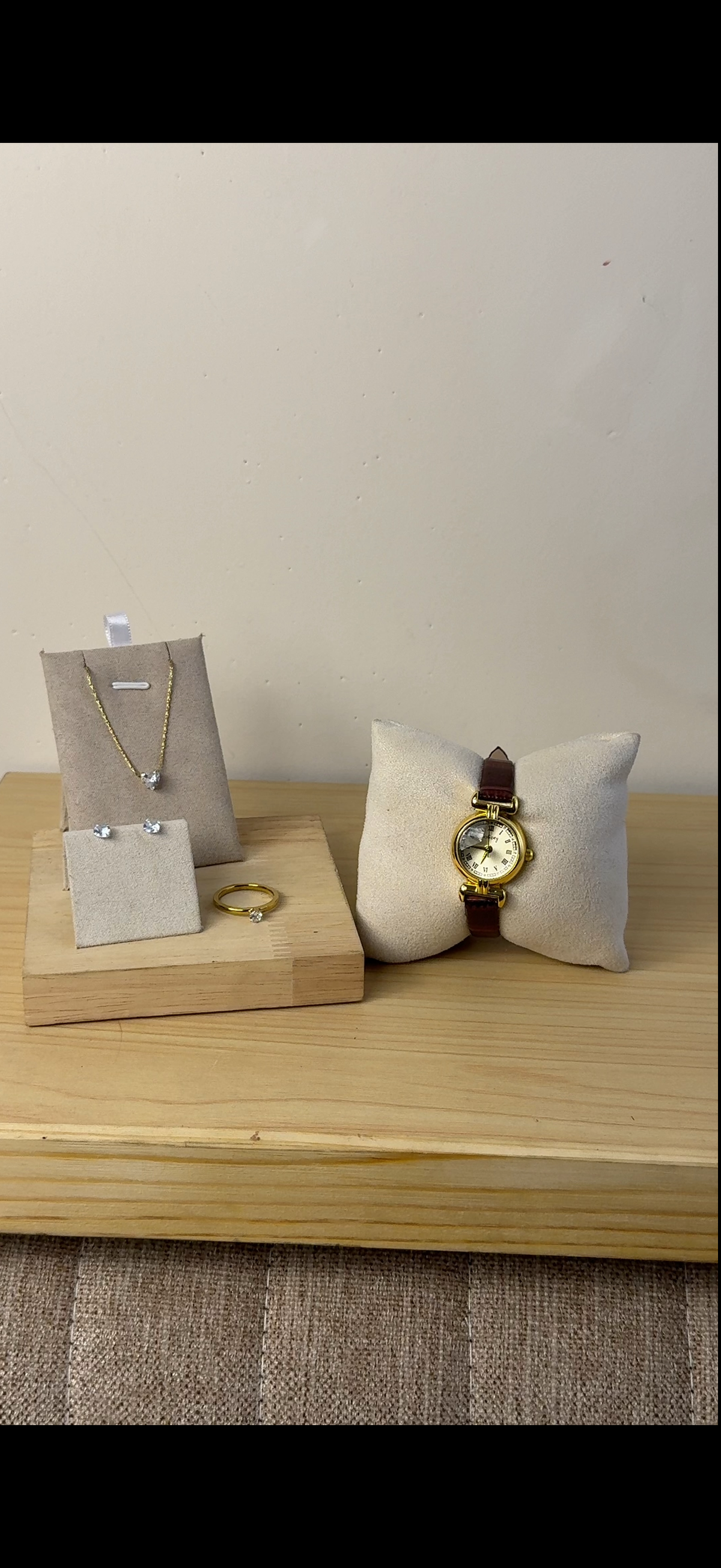 Gogoey brown belt Watch + Necklace (Free) + Earing (Free) + Mystery Ring (Free)
