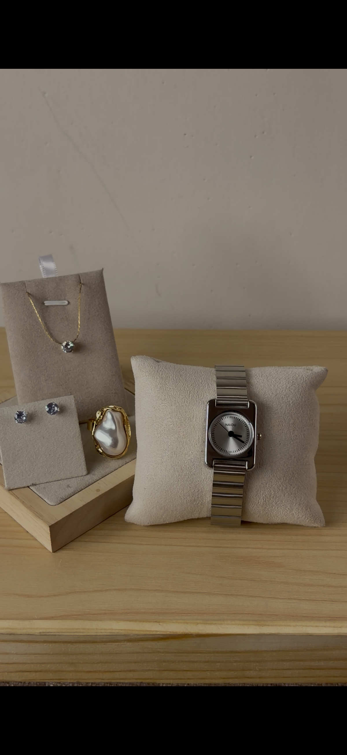 Watch + Necklace (Free) + Earing (Free) + Mystery Ring (Free)