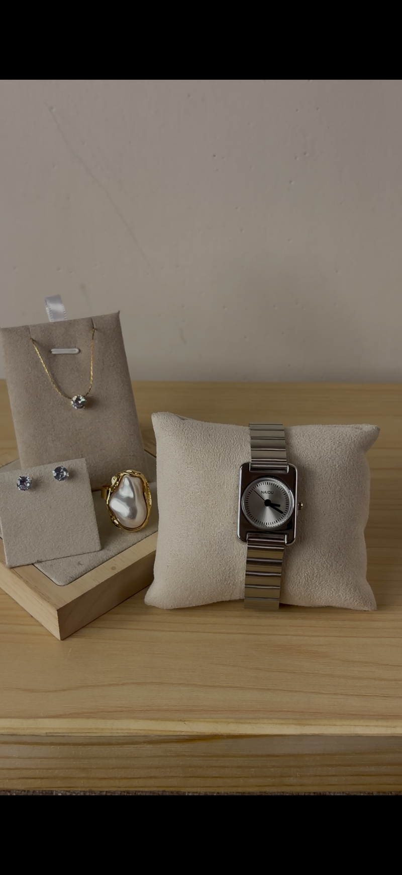 Watch + Necklace (Free) + Earing (Free) + Mystery Ring (Free)