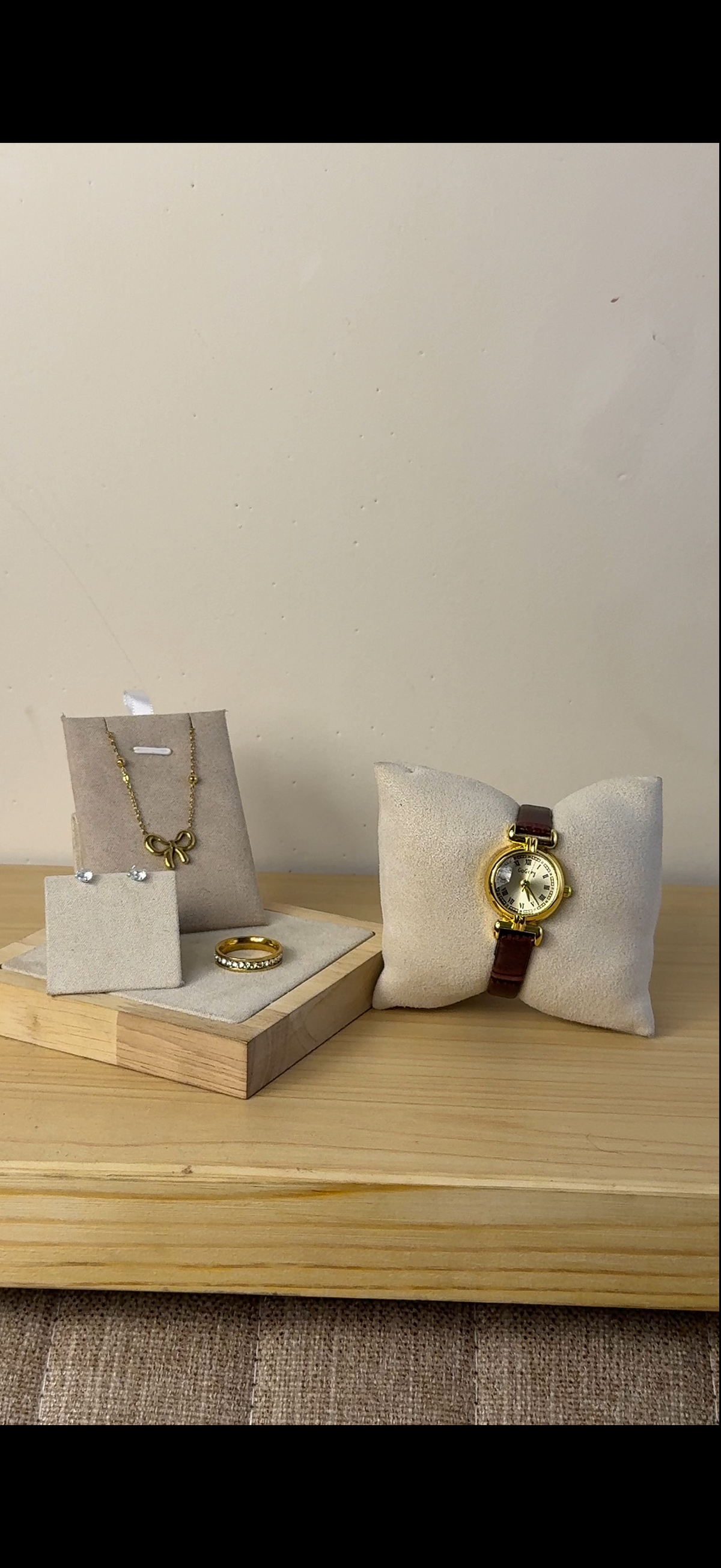 Naidu brown belt Watch + Necklace (Free) +Earing (Free) + Mystery Ring (Free)