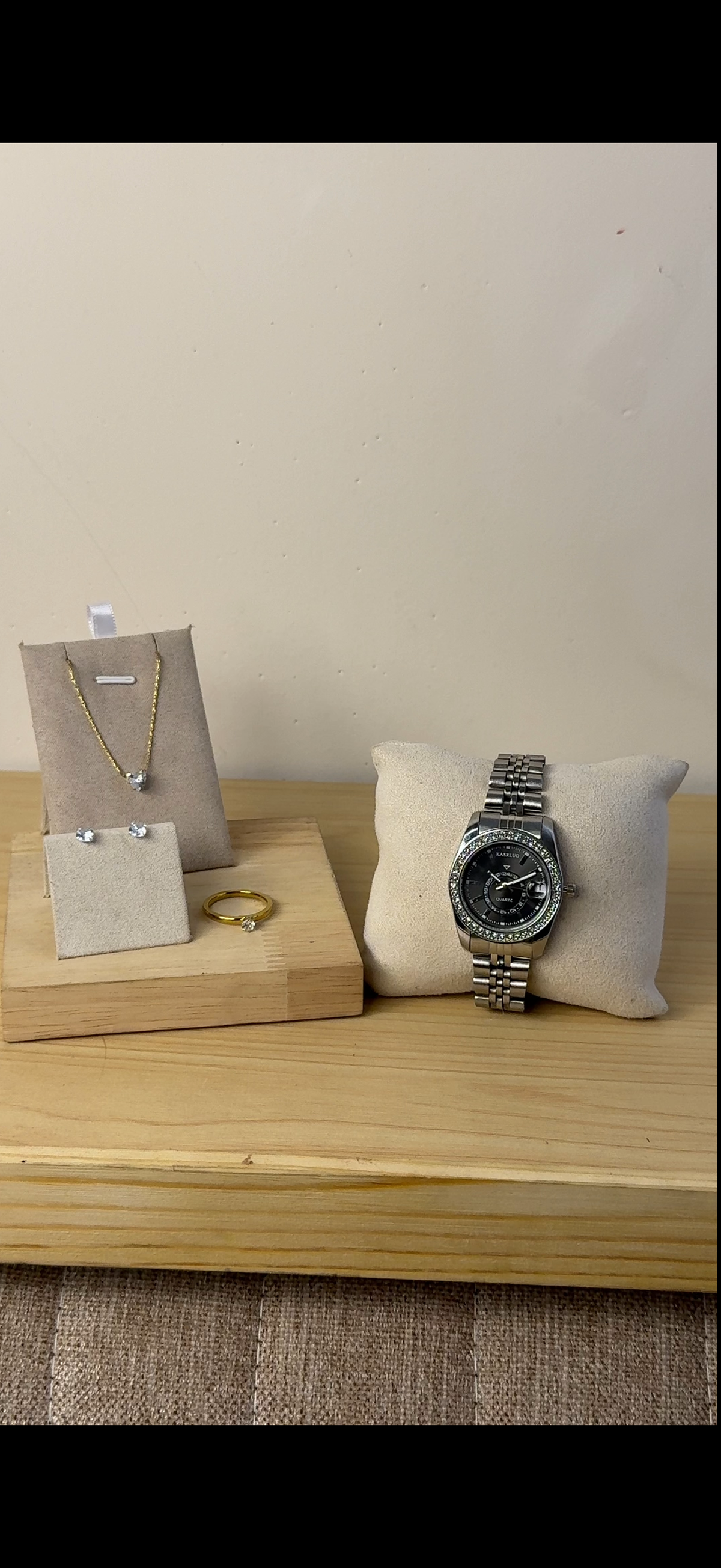 Watch + Necklace (Free) + Earing (Free) + Mystery Ring (Free)