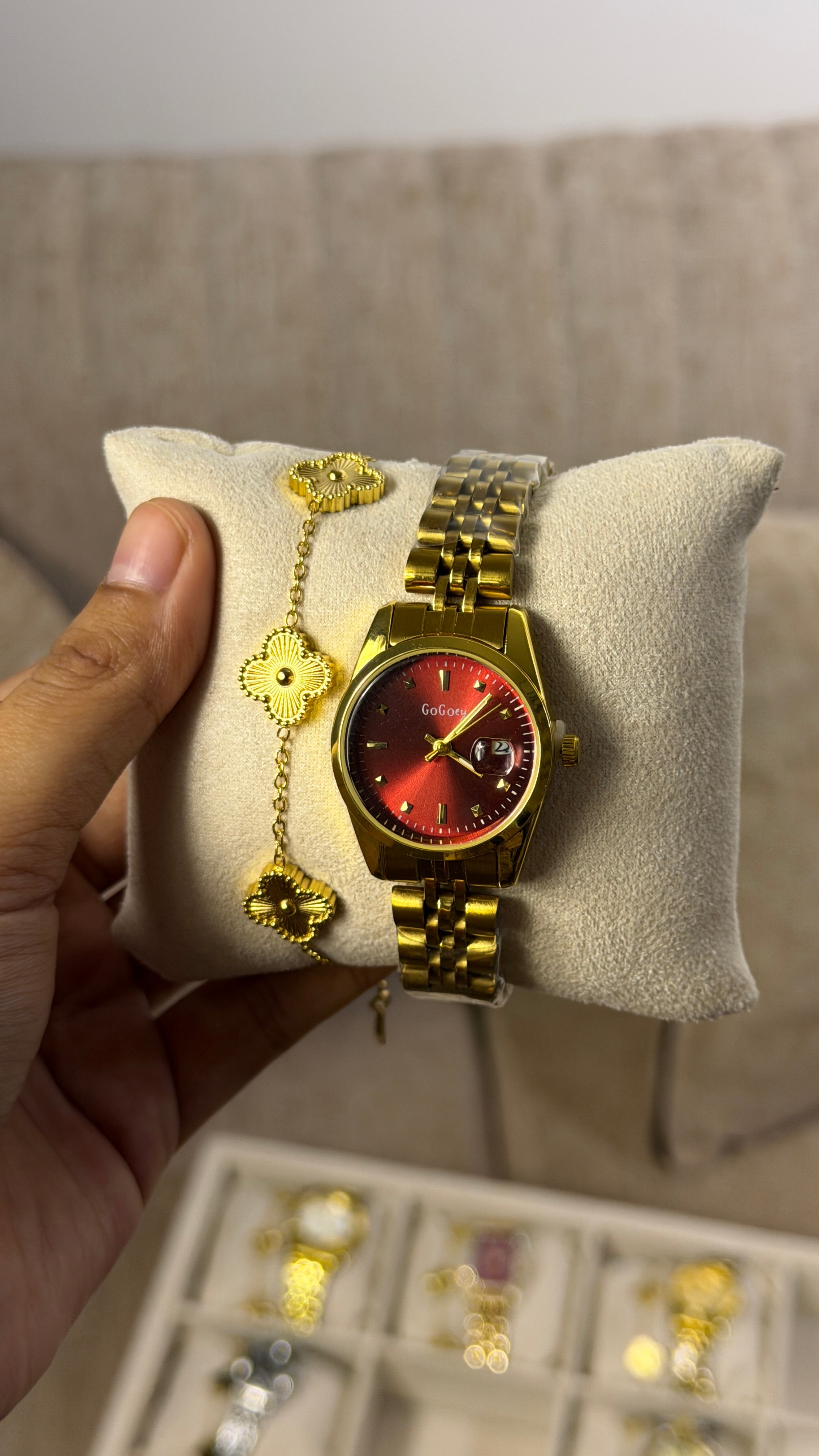 Gogey Queno Maroon + Clover Bracelet (Free)+ Mystery Ring(Free)