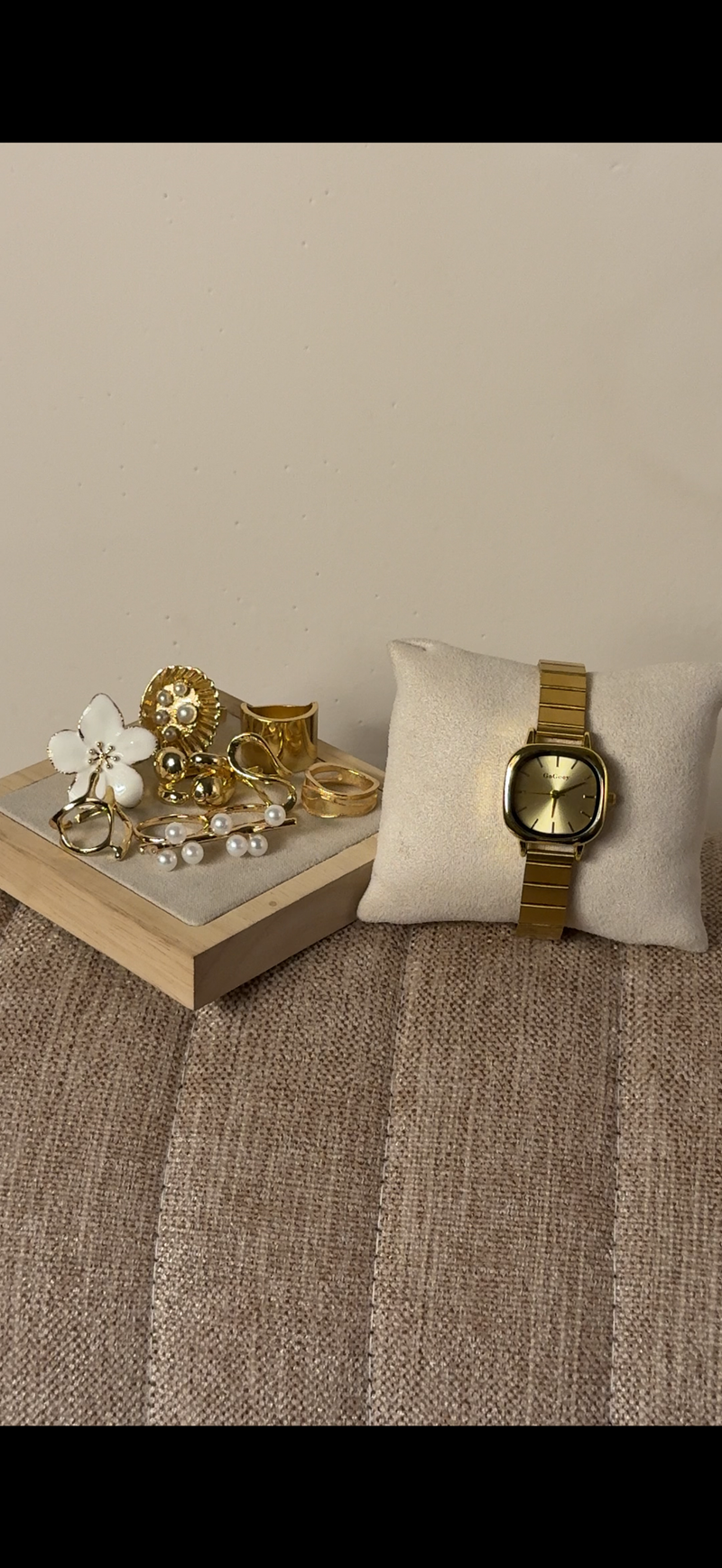 Gogoey Square  + ৫টি hibiscus & Pearl Ring set free পান