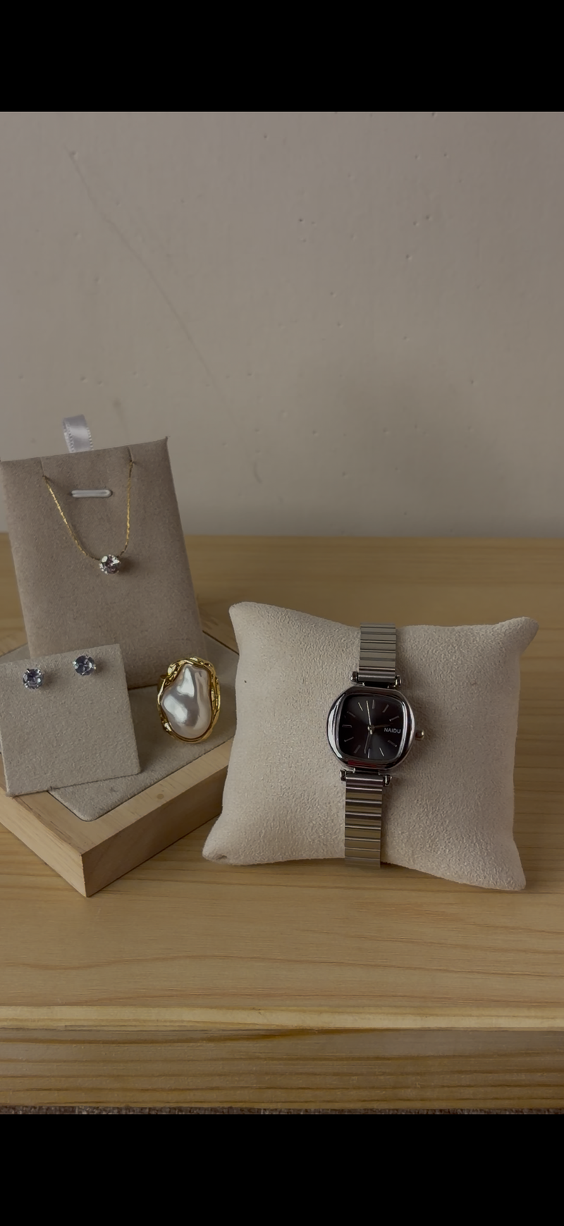 Watch + Necklace (Free) + Earing (Free) + Mystery Ring (Free)