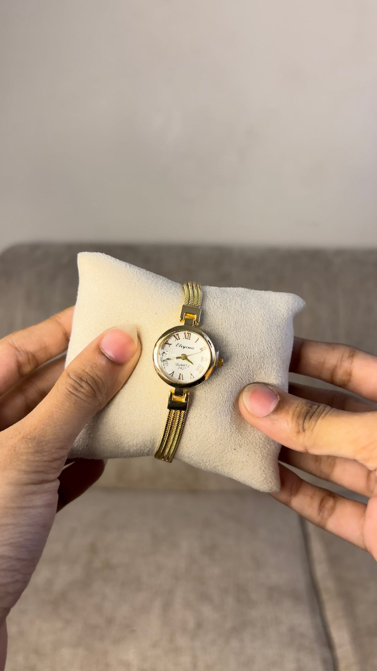 Eliyana Circle White