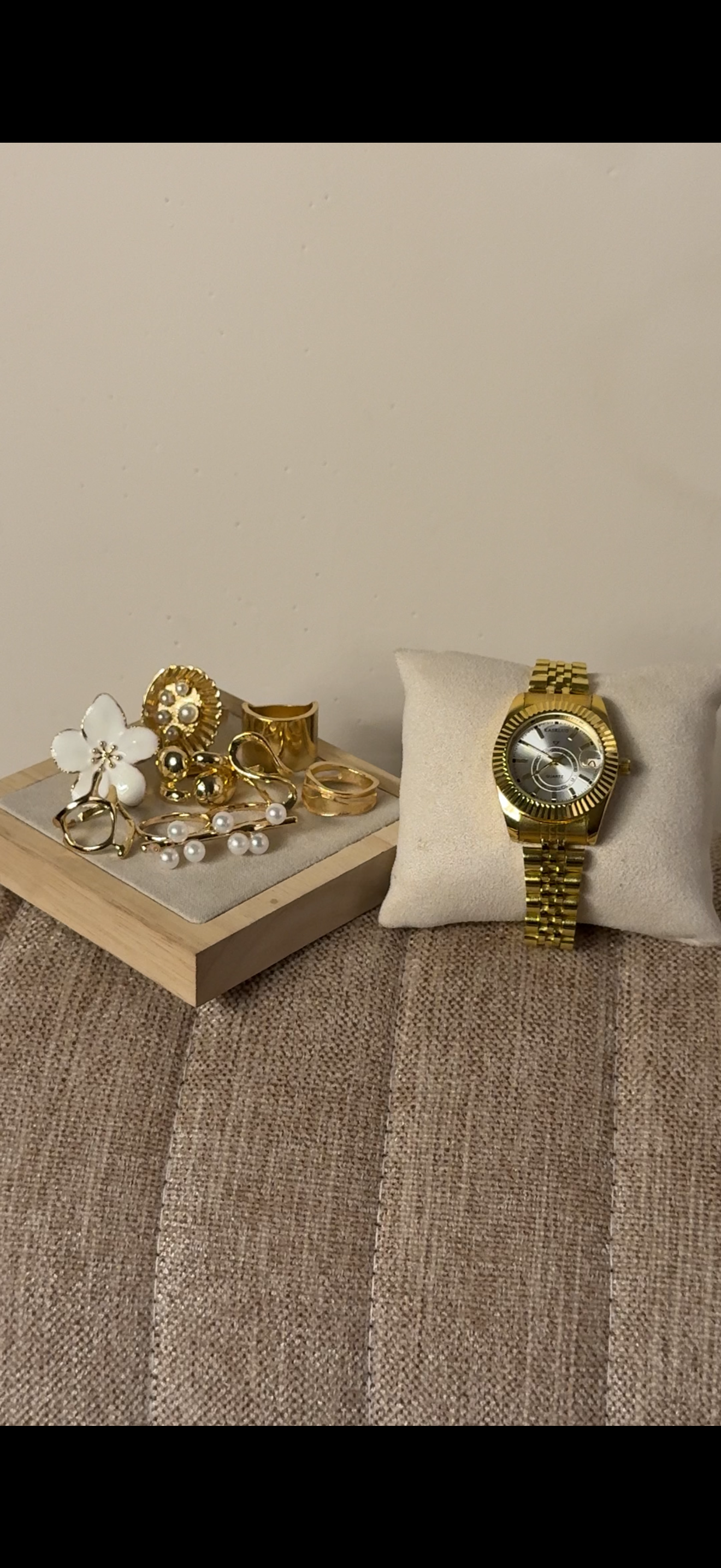 KASRLUO Gold+ Watch + ৫টি hibiscus & Pearl Ring set free পান