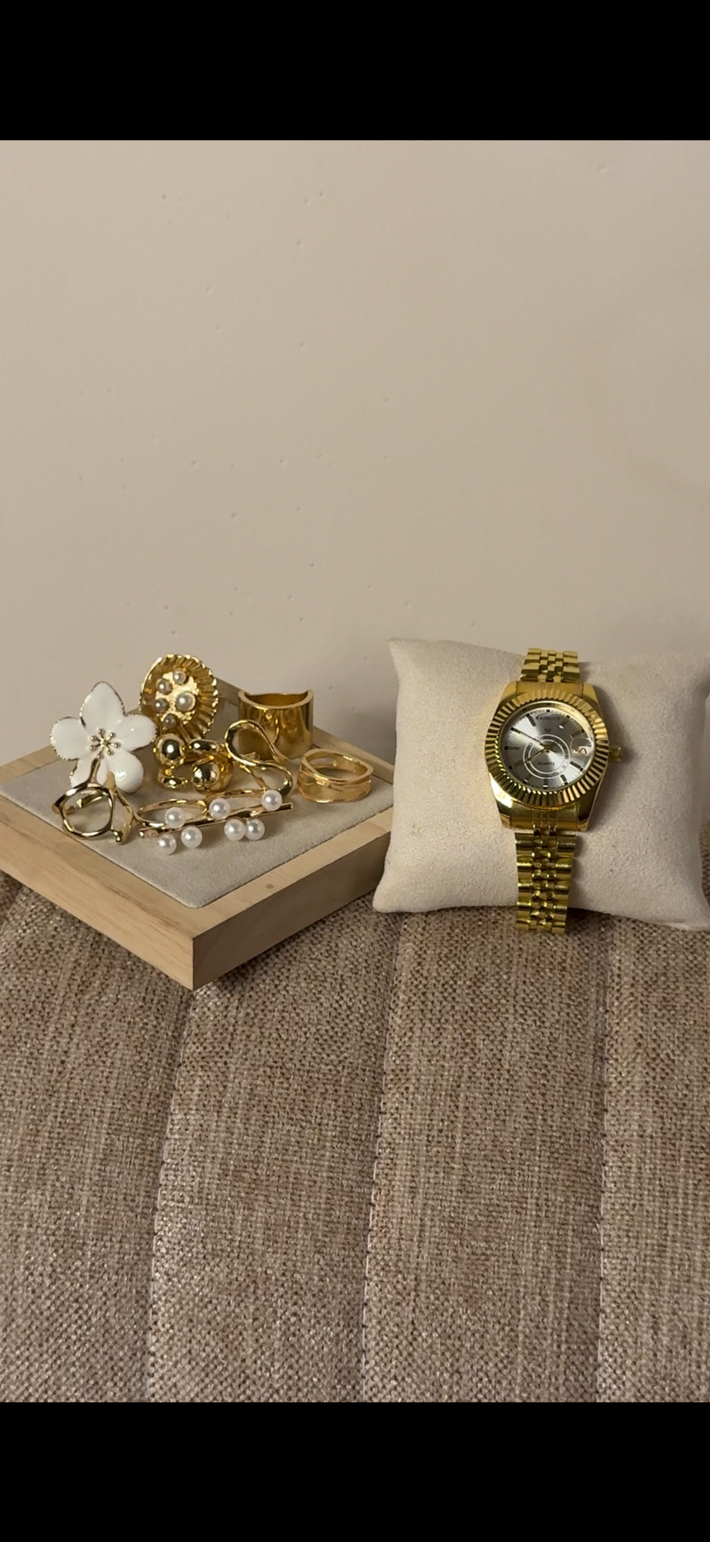 KASRLUO Gold+ Watch + ৫টি hibiscus & Pearl Ring set free পান