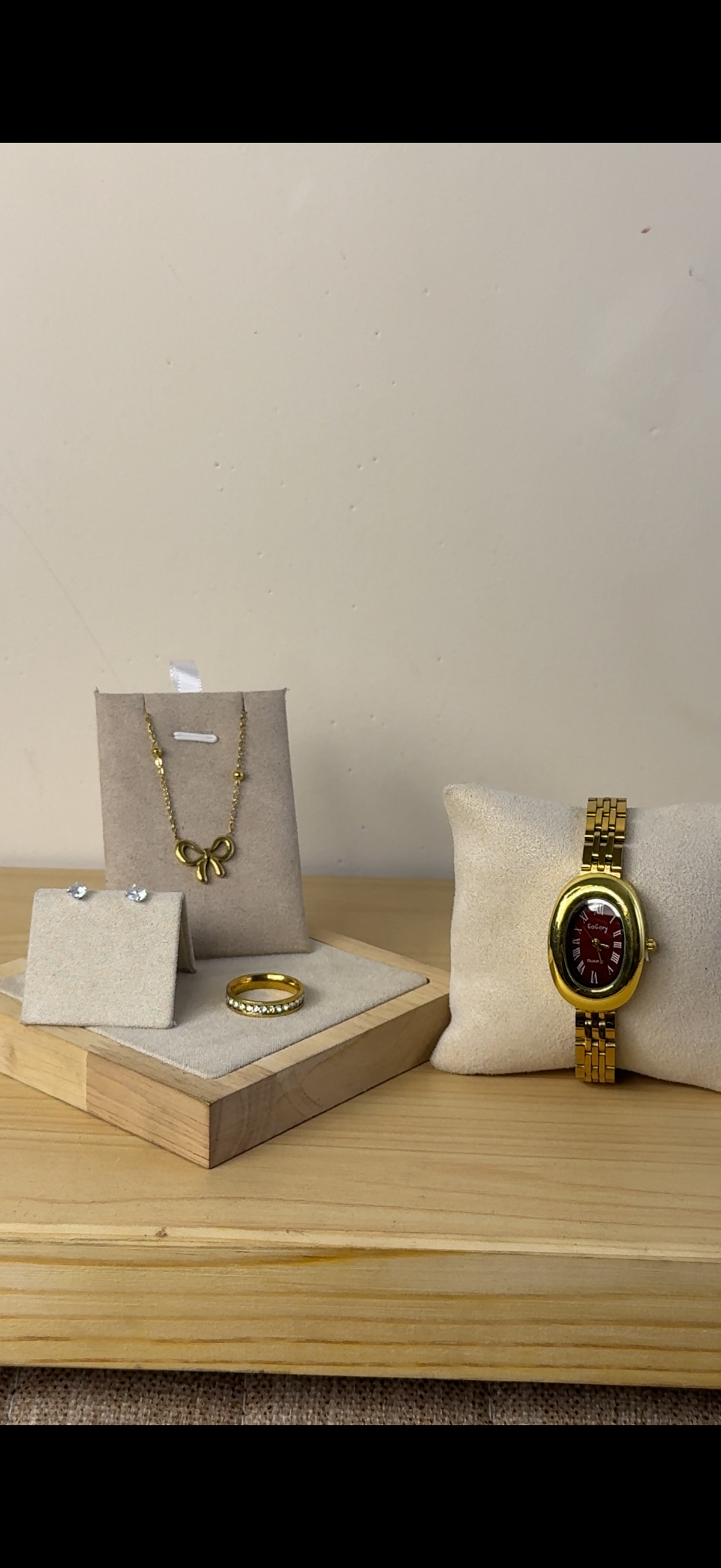 Watch + Necklace (Free) + Earing (Free) + Mystery Ring (Free)